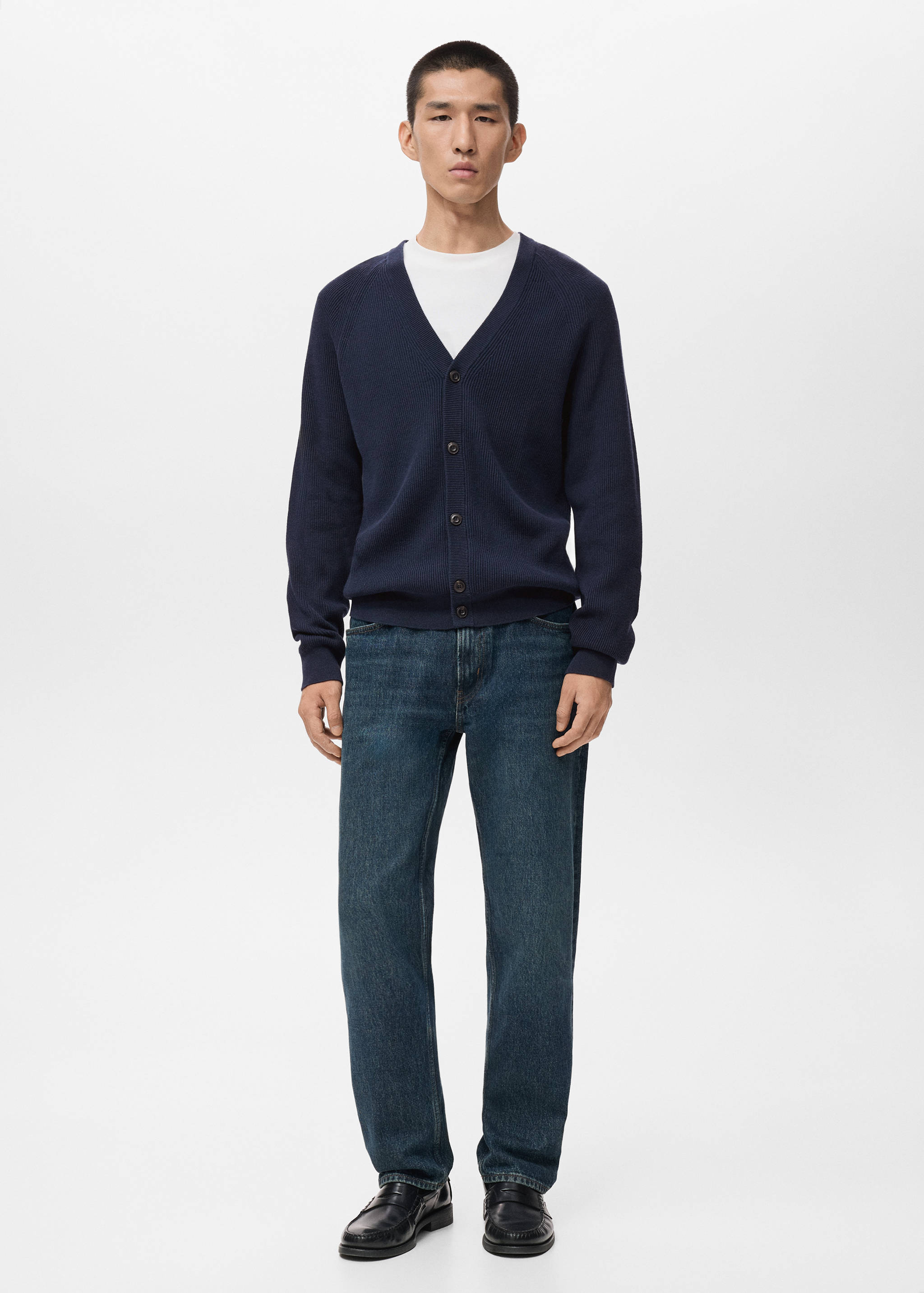 Cardigan rajutan ribbed dengan kancing - Tampilan Umum