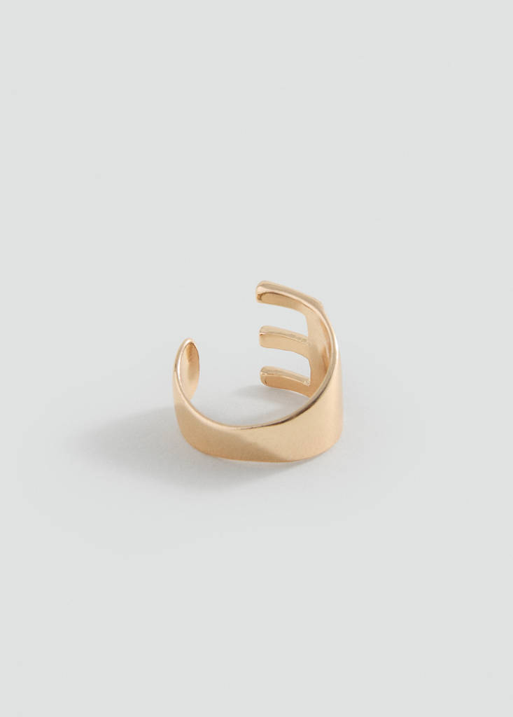 Ring with letter design — Gold