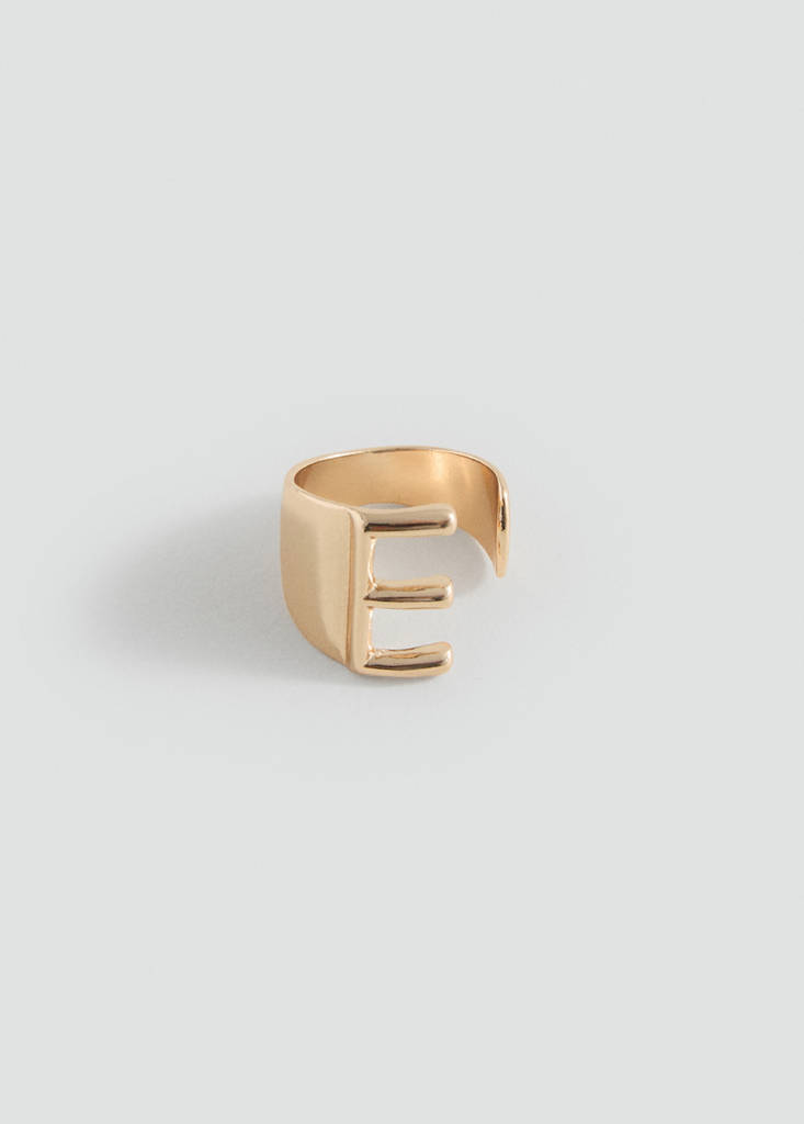 Ring with letter design — Gold