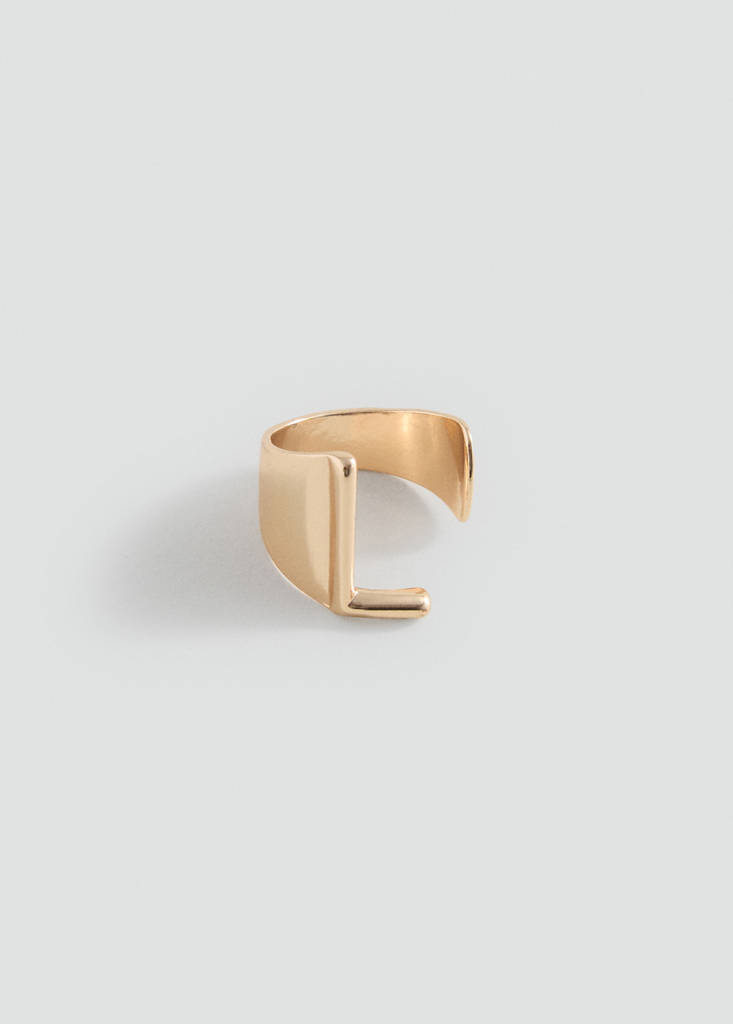Ring with letter design — Gold