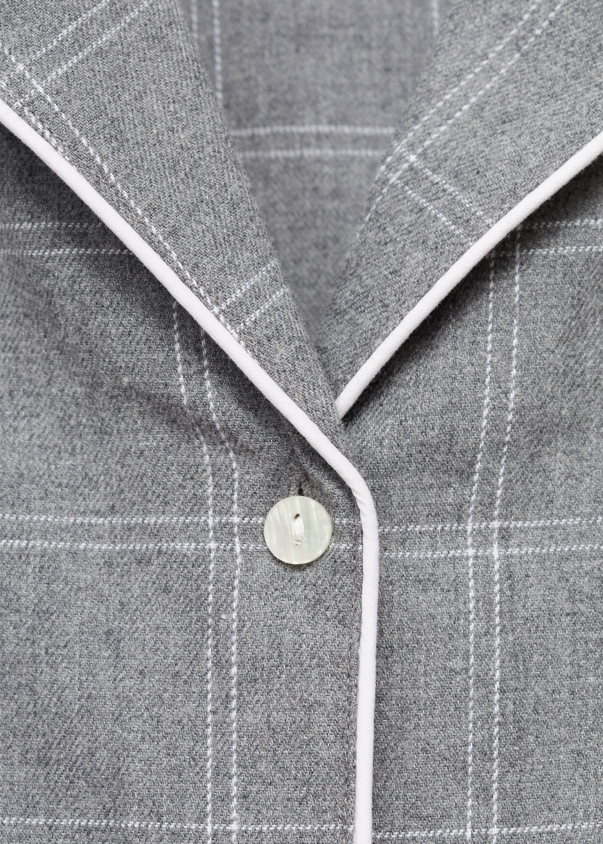 بيجامة طويلة من قطعتين بمربعات - تفاصيل المنتج 0