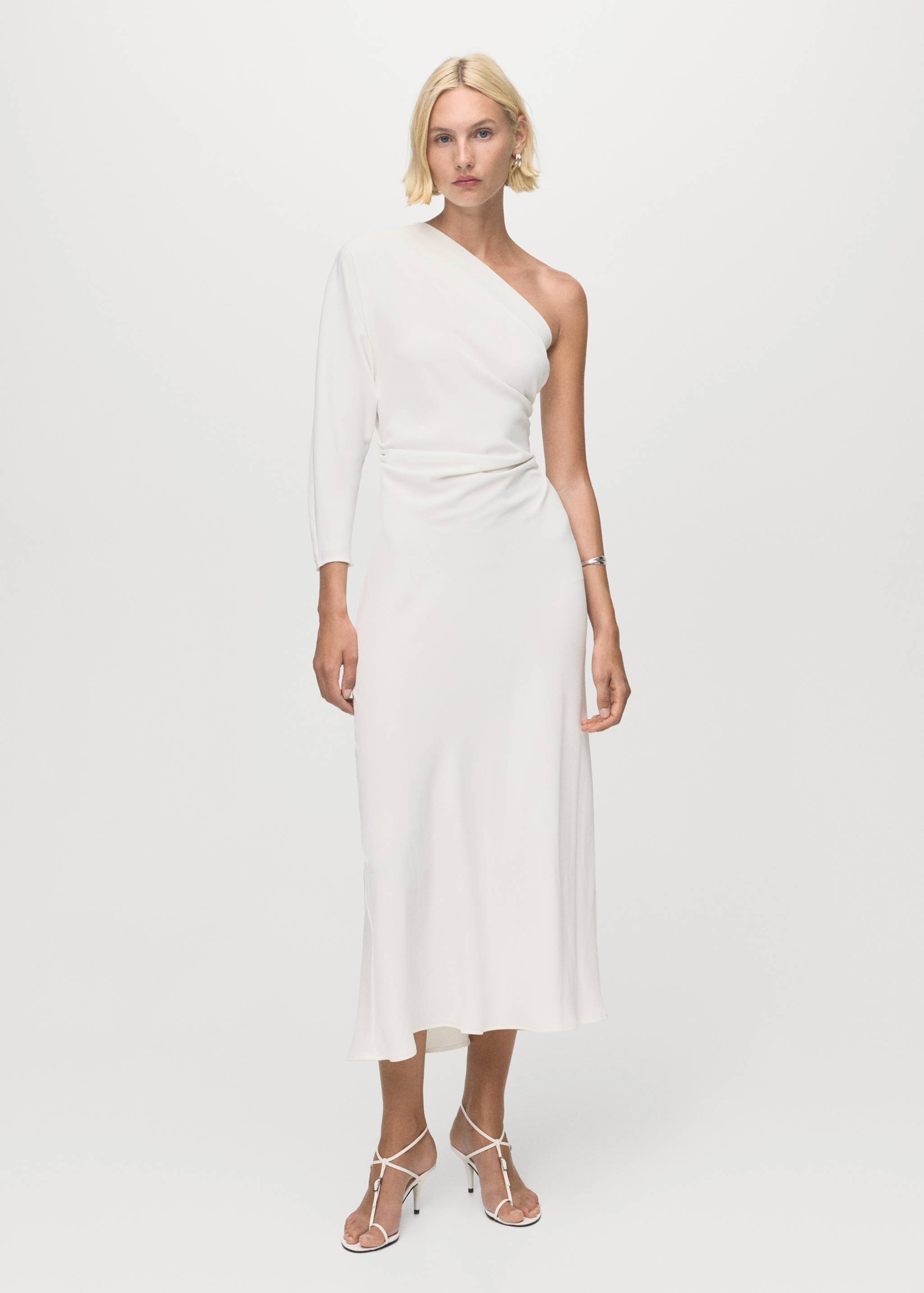 Ασύμμετρο φόρεμα με cut out - Γενικό πλάνο