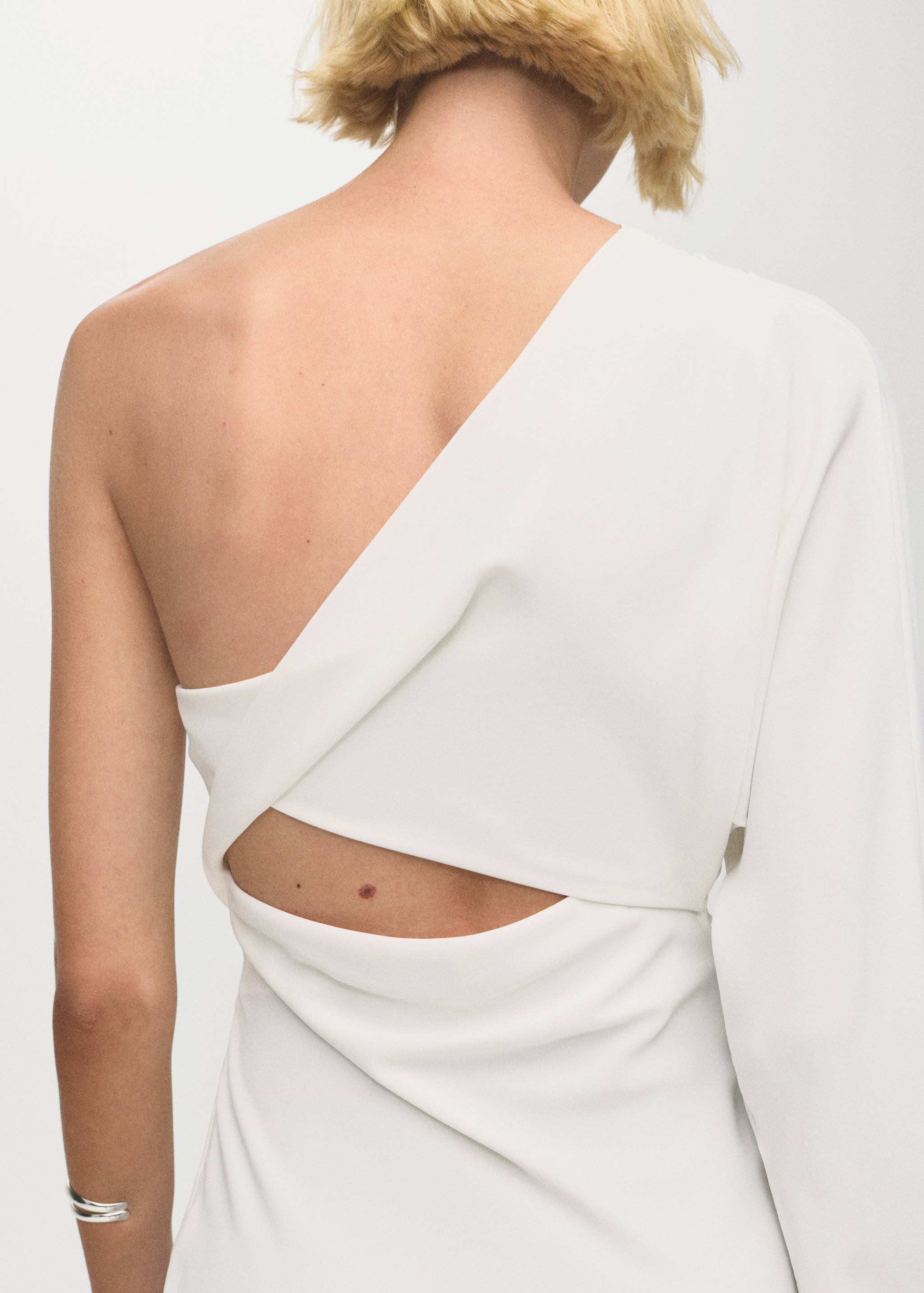 Ασύμμετρο φόρεμα με cut out - Λεπτομέρεια του προϊόντος 6