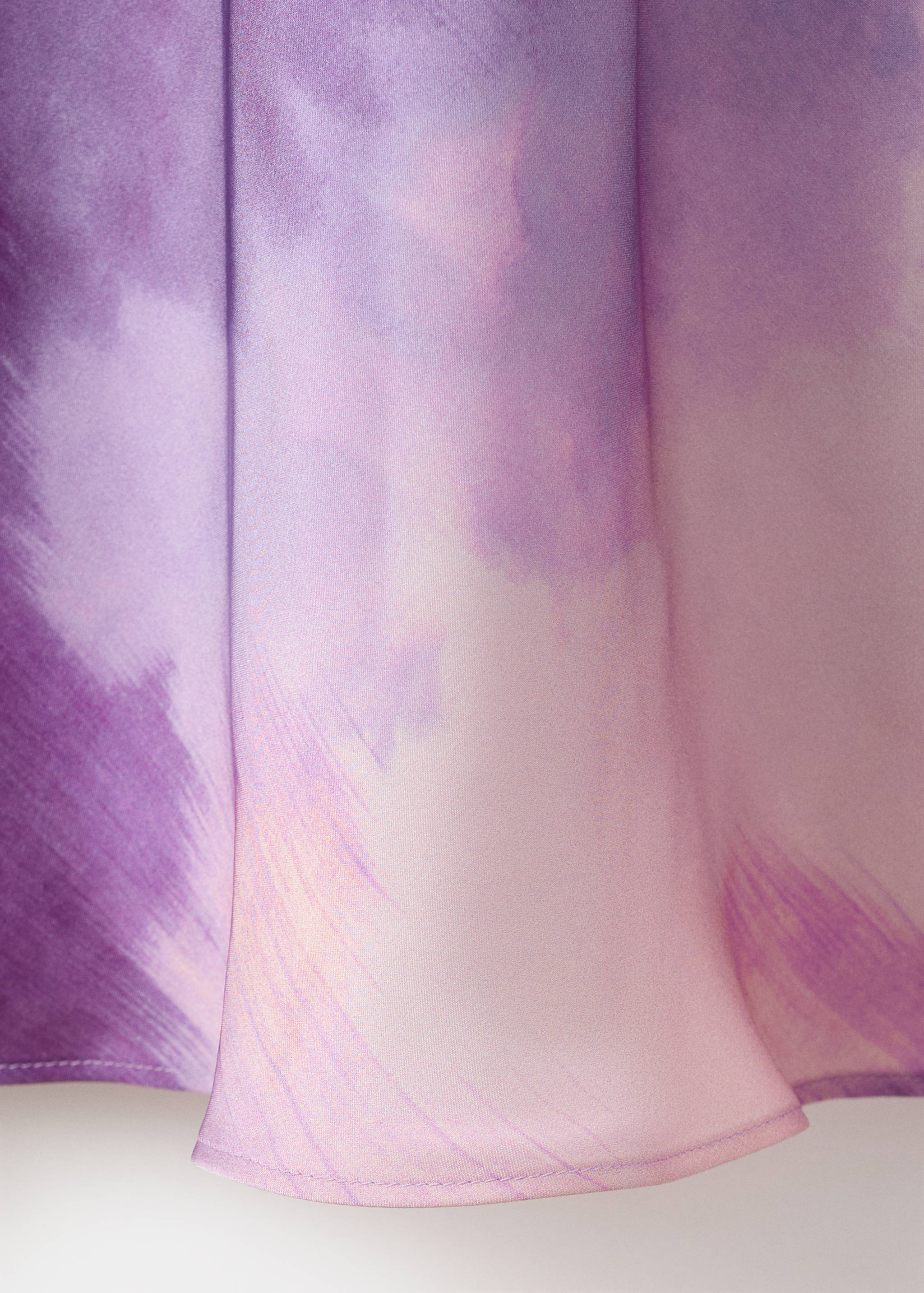 Szatén batikolt ruha lágyan eső nyakkal - A termék adatai 0