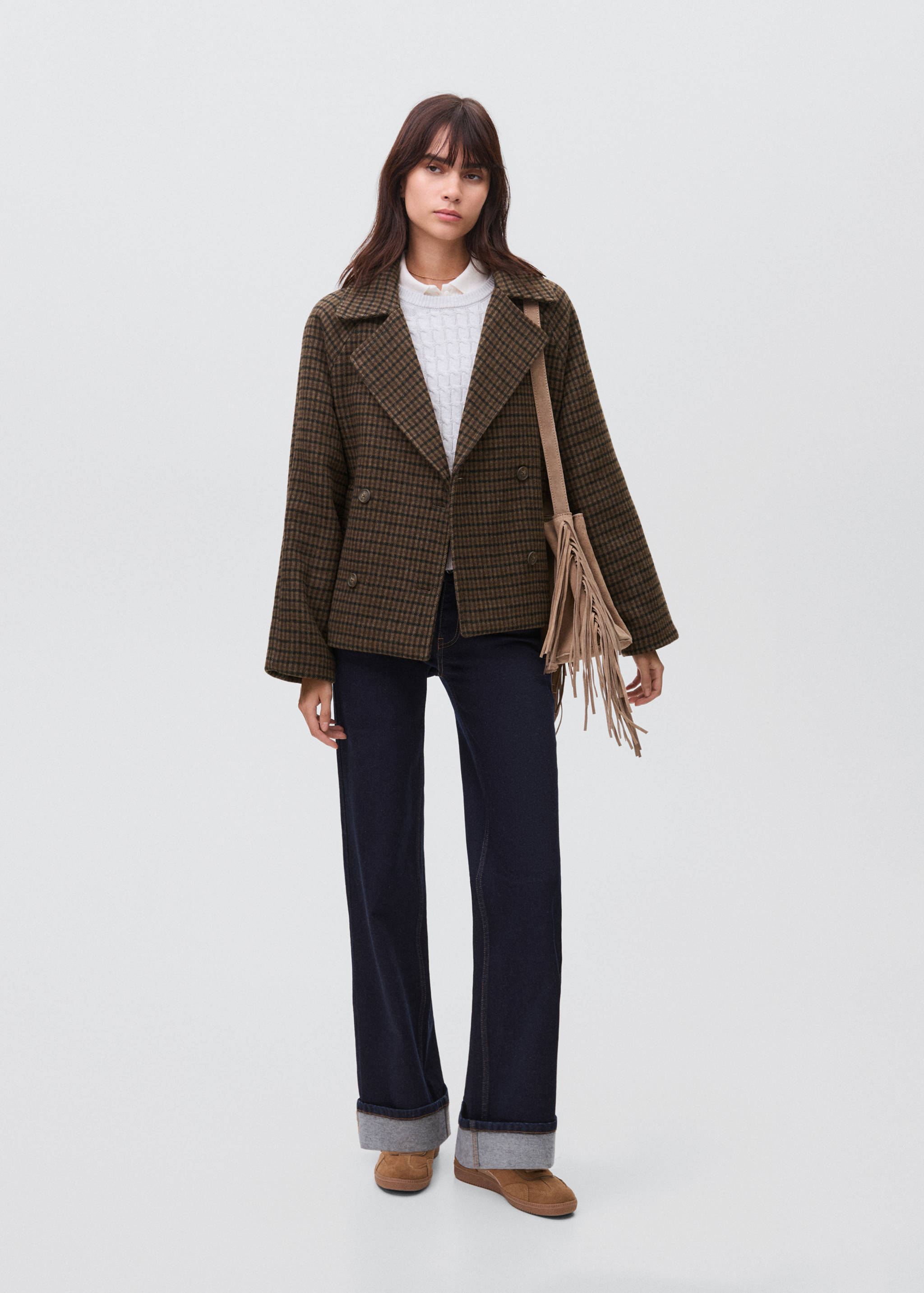 Wełniany płaszcz w kratę - Plan ogólny
