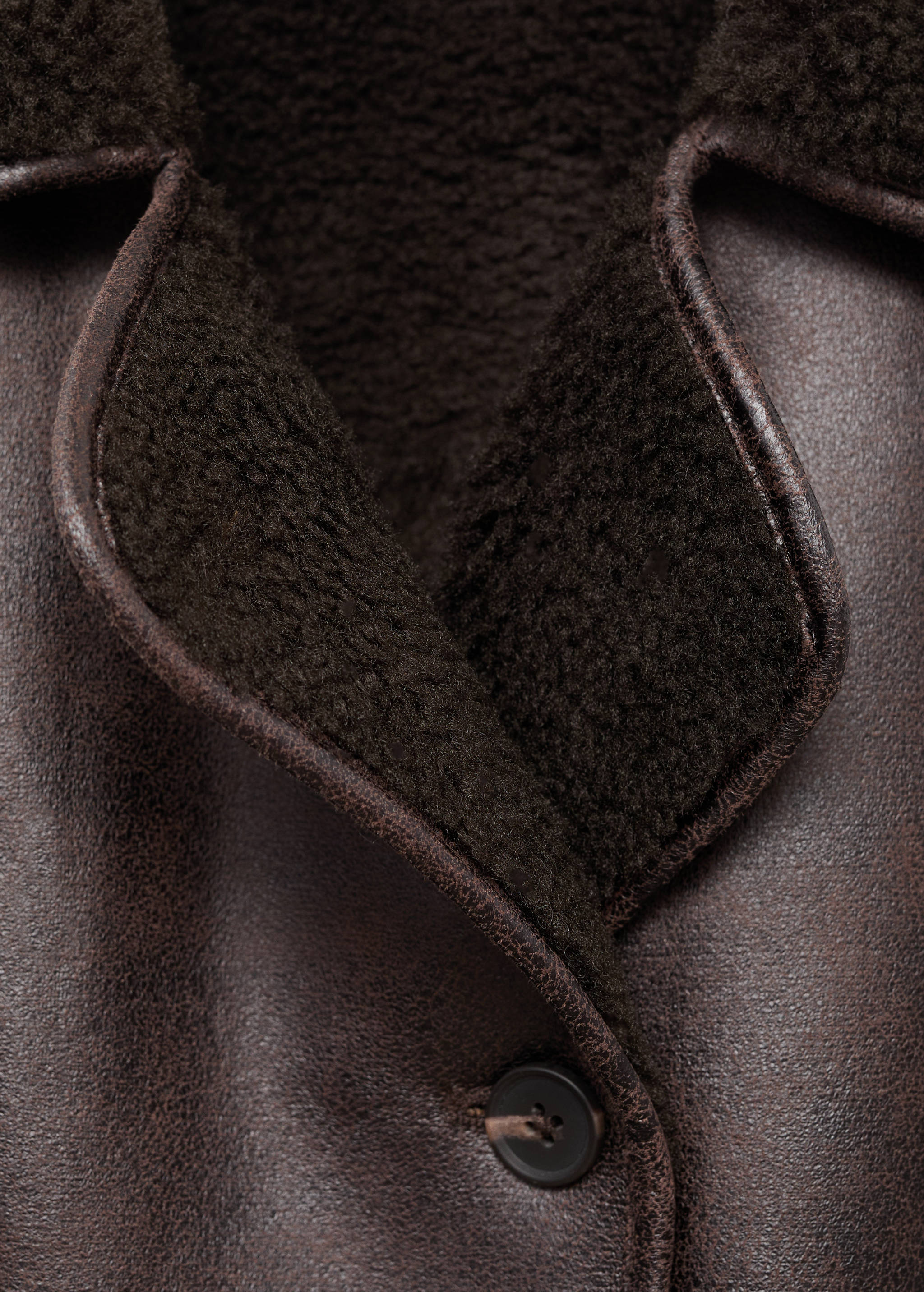 Coat with fur-effect lining - Details of the article 8