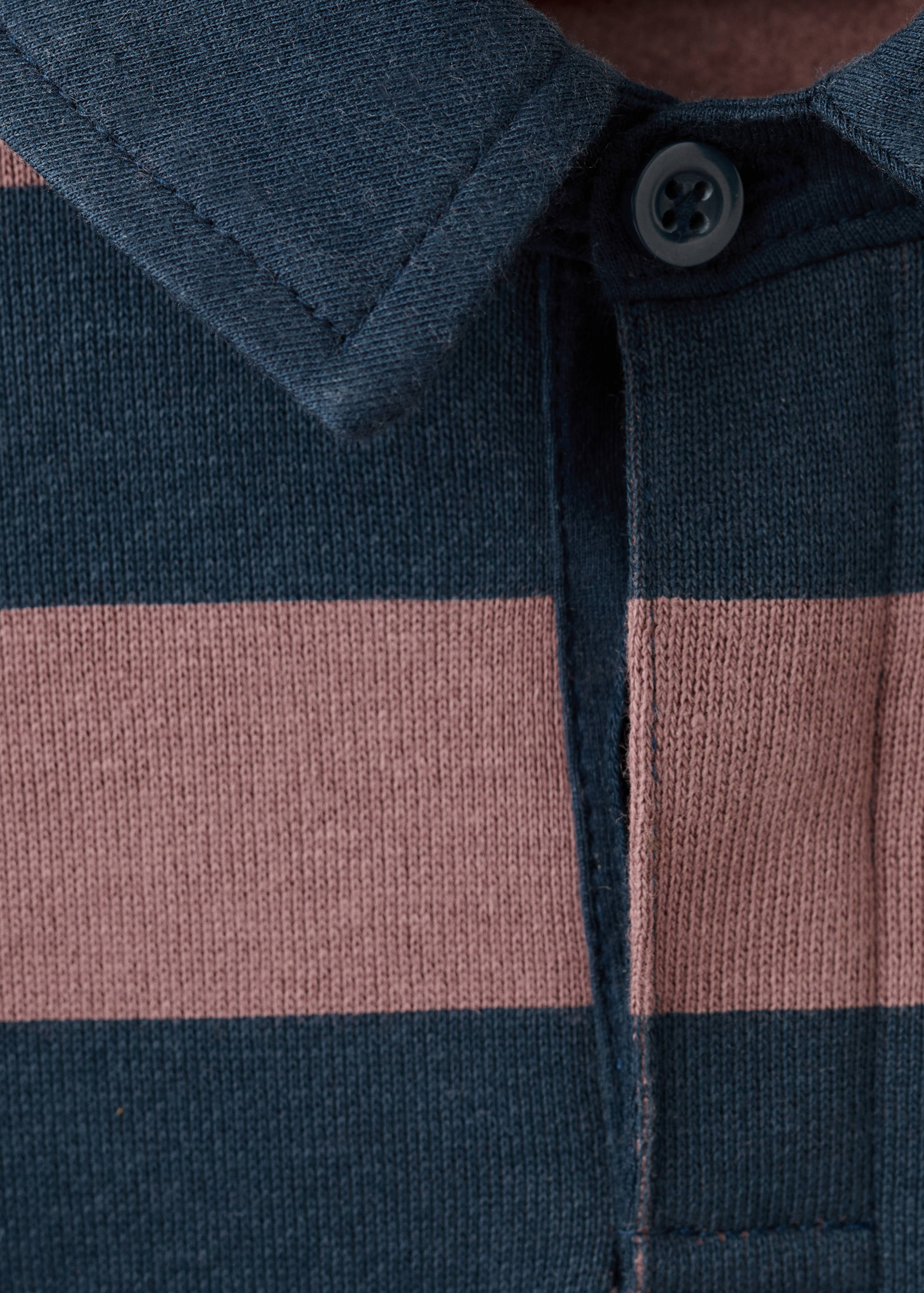 Sweatshirt estampada com gola de polo - Pormenor do artigo 8