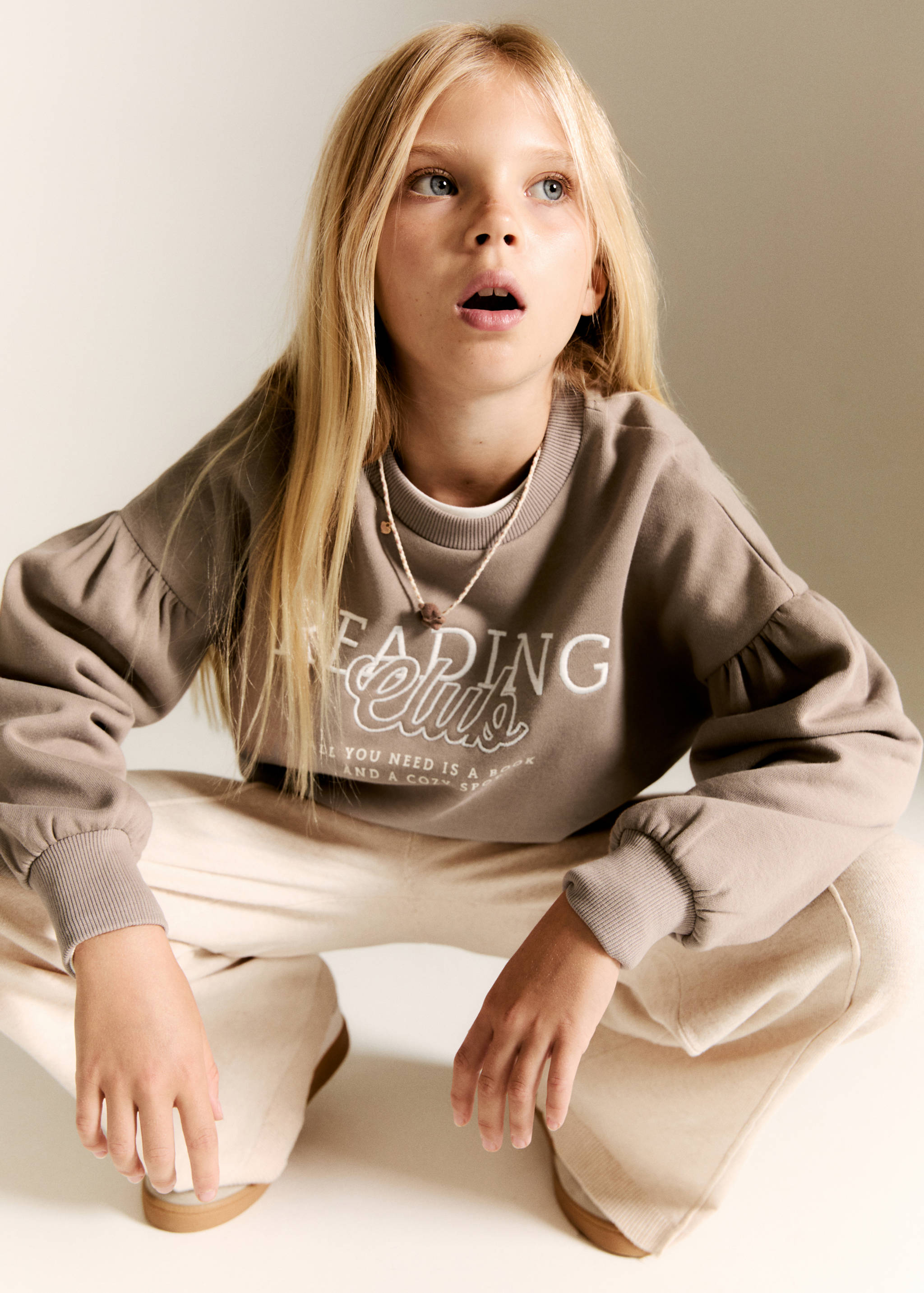 Sweater coton brodé - Plan moyen