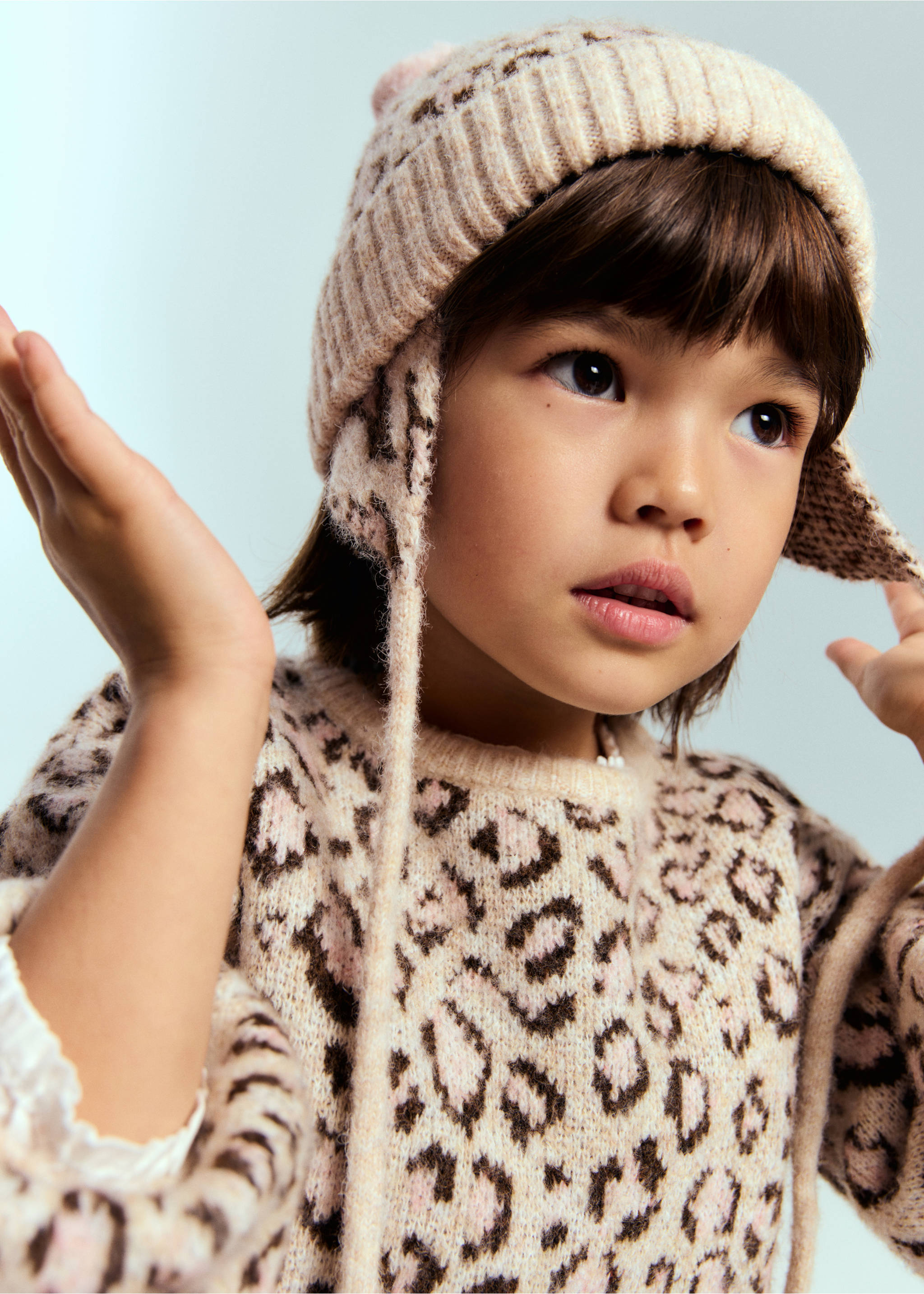 Leopard-print beanie with pom-poms - General plane, Sand. Ref: 17036348-00.