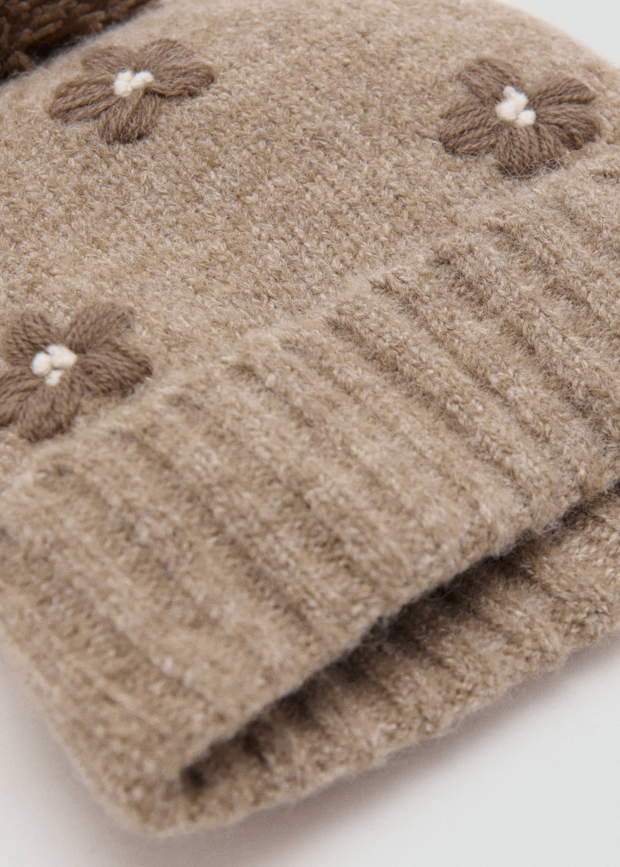 Floral pom-pom hat - Medium plane