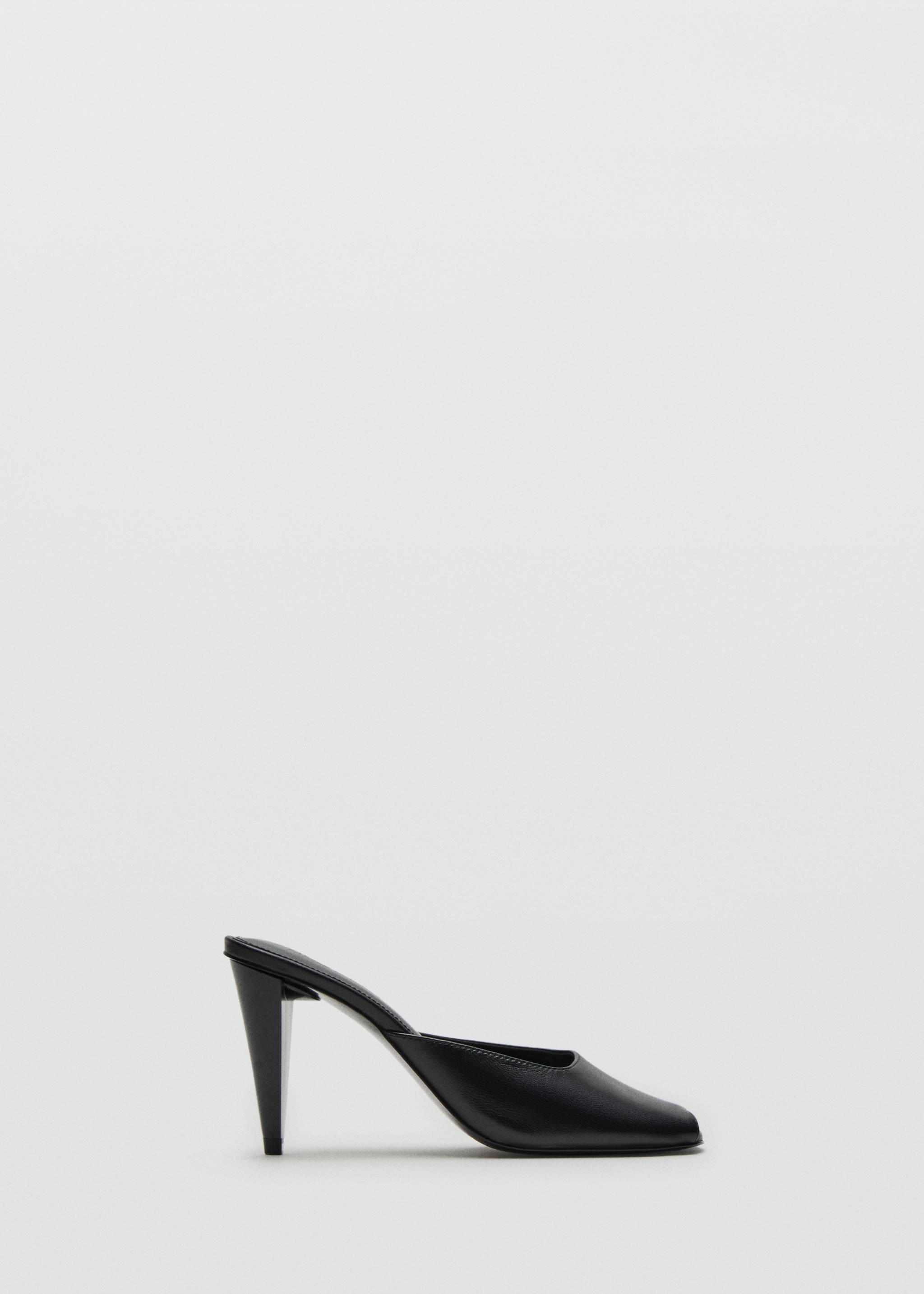 Open-toe leather shoes - Article without model