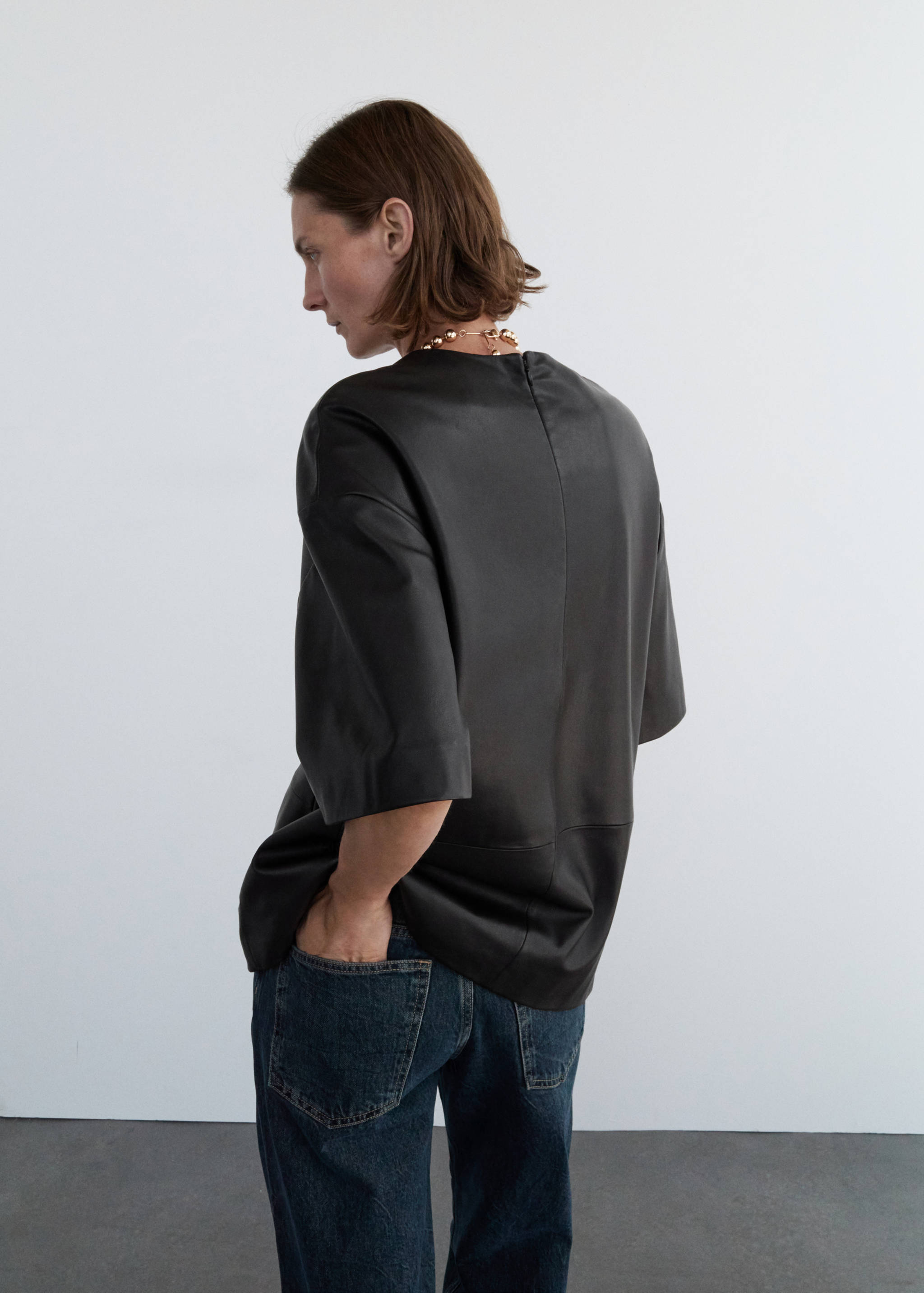 Oversize-t-shirt i 100 % läder - Detaljer om artikeln 1