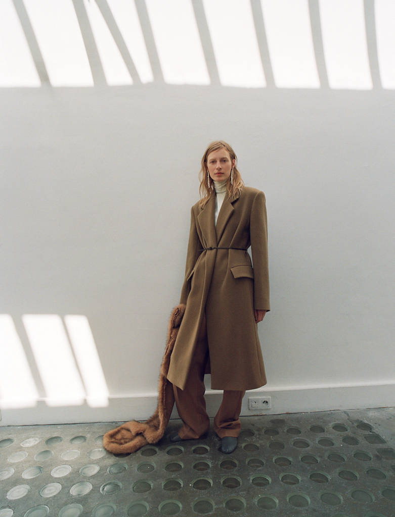 Wool coat with lapels — Medium Brown
