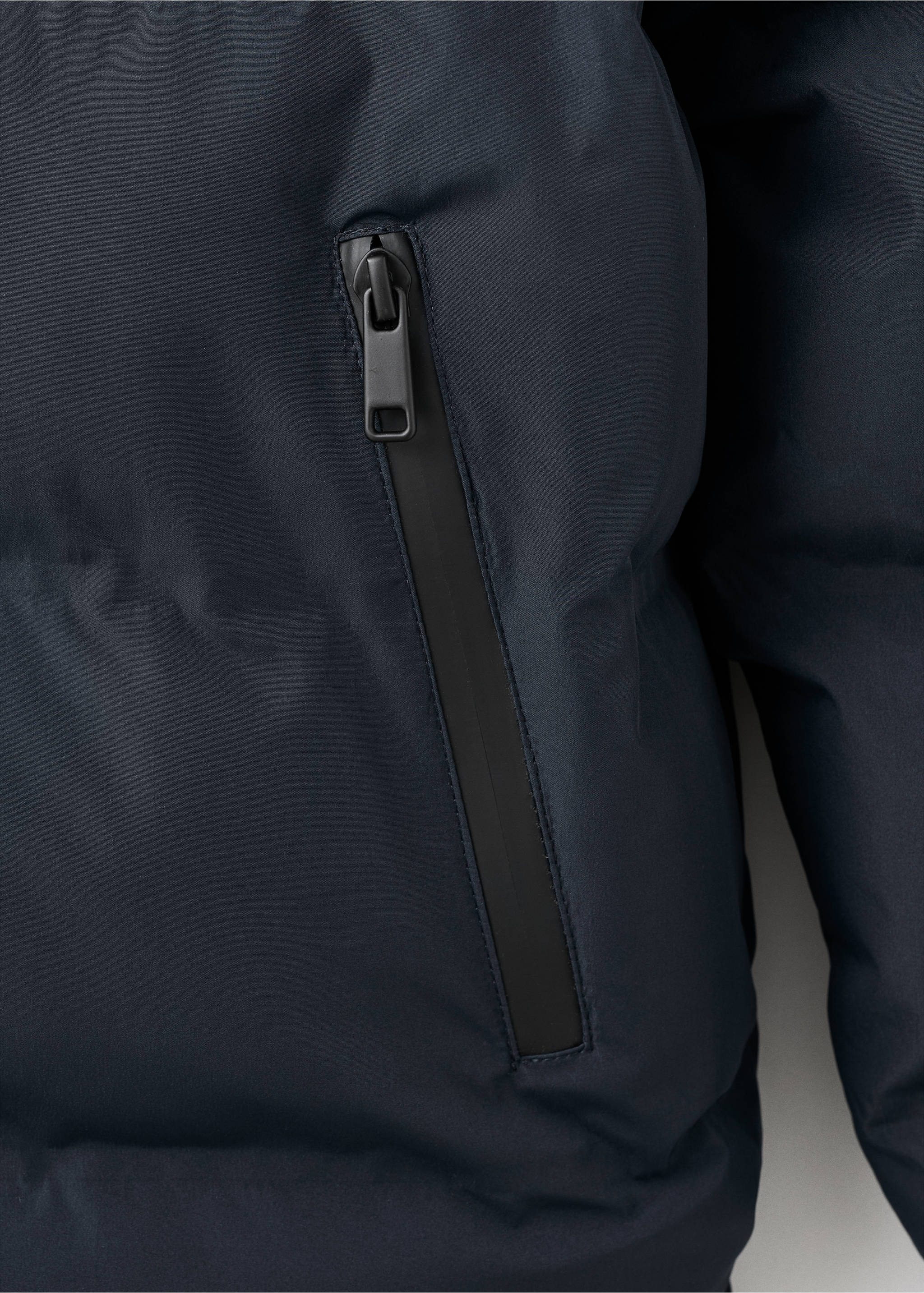 Anorak acolchado capucha - Detalle del artículo 8, Azul marino. Ref: 17036722-00.