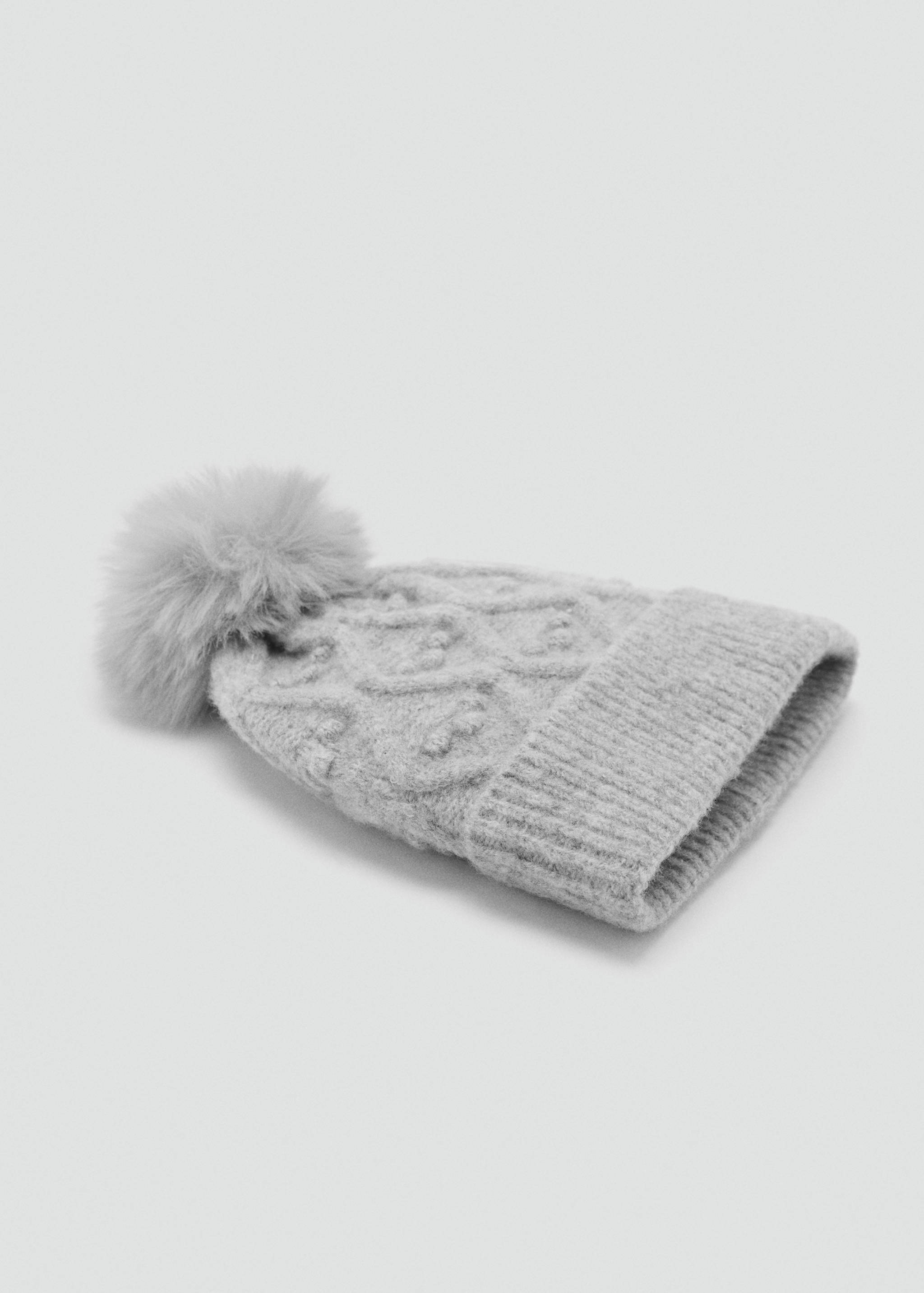 Textured hat with pom-pom - Medium plane
