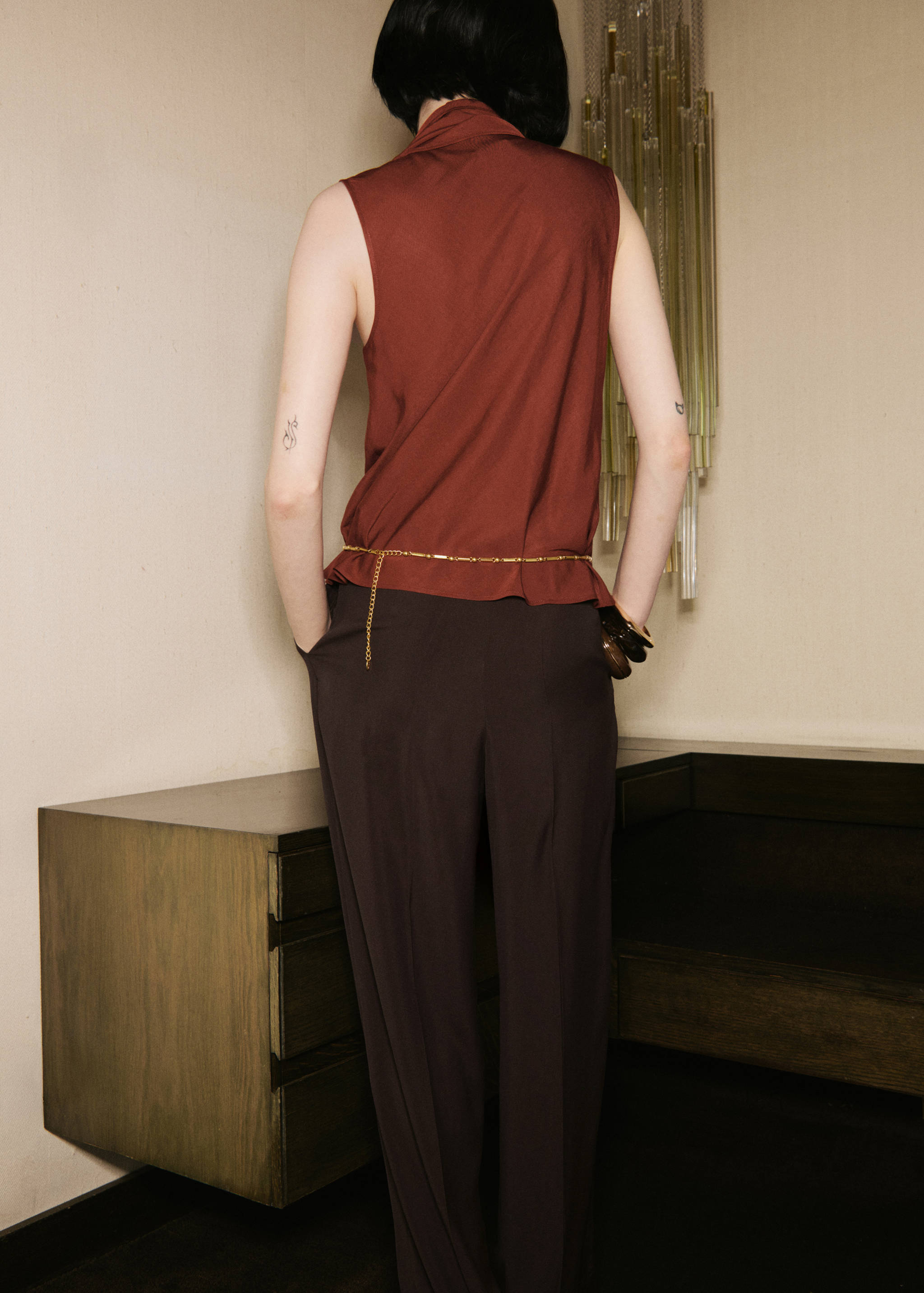 Blouse with foulard neckline - Reverse of the article