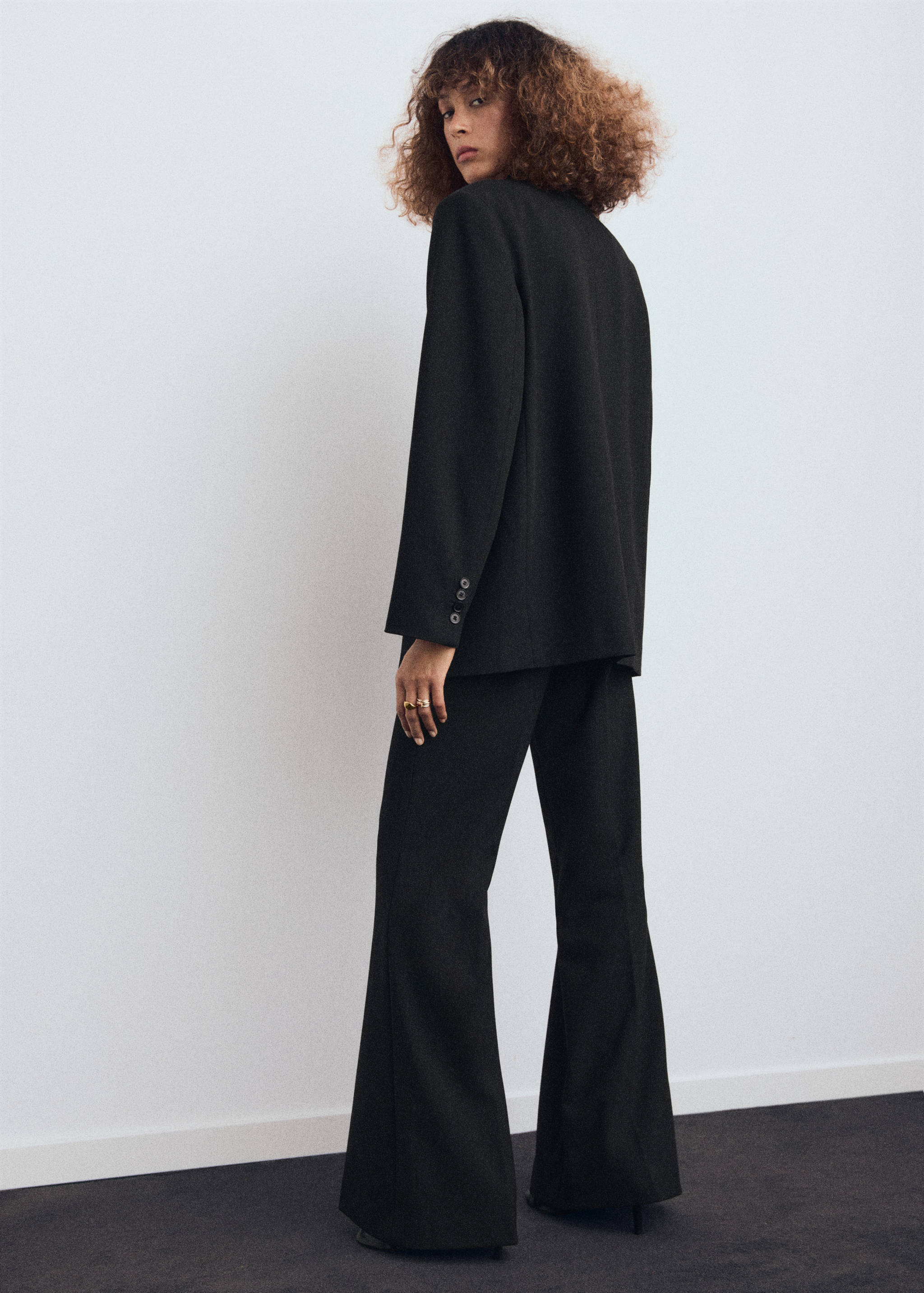 Suit blazer with flap pockets - Reverse of the article