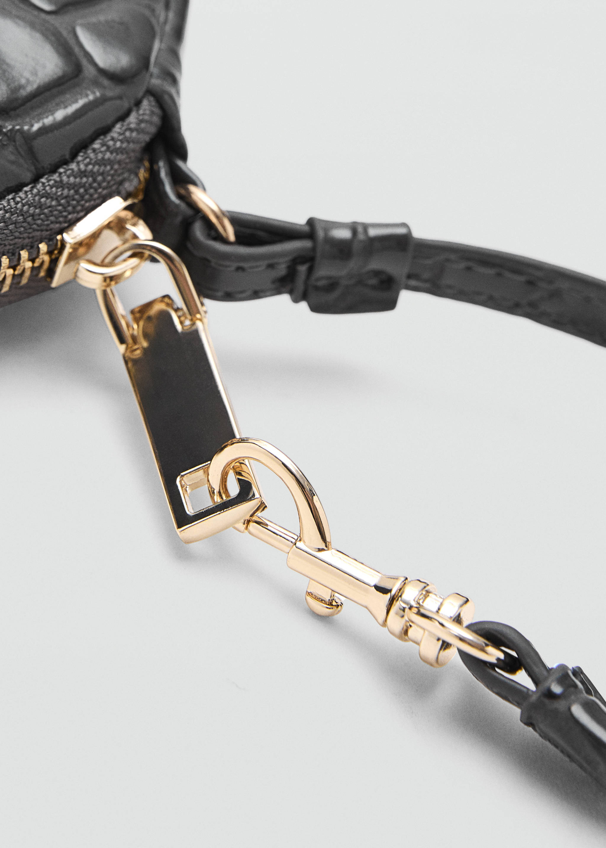 Shiny glitter coconut keychain wallet - Details of the article 1