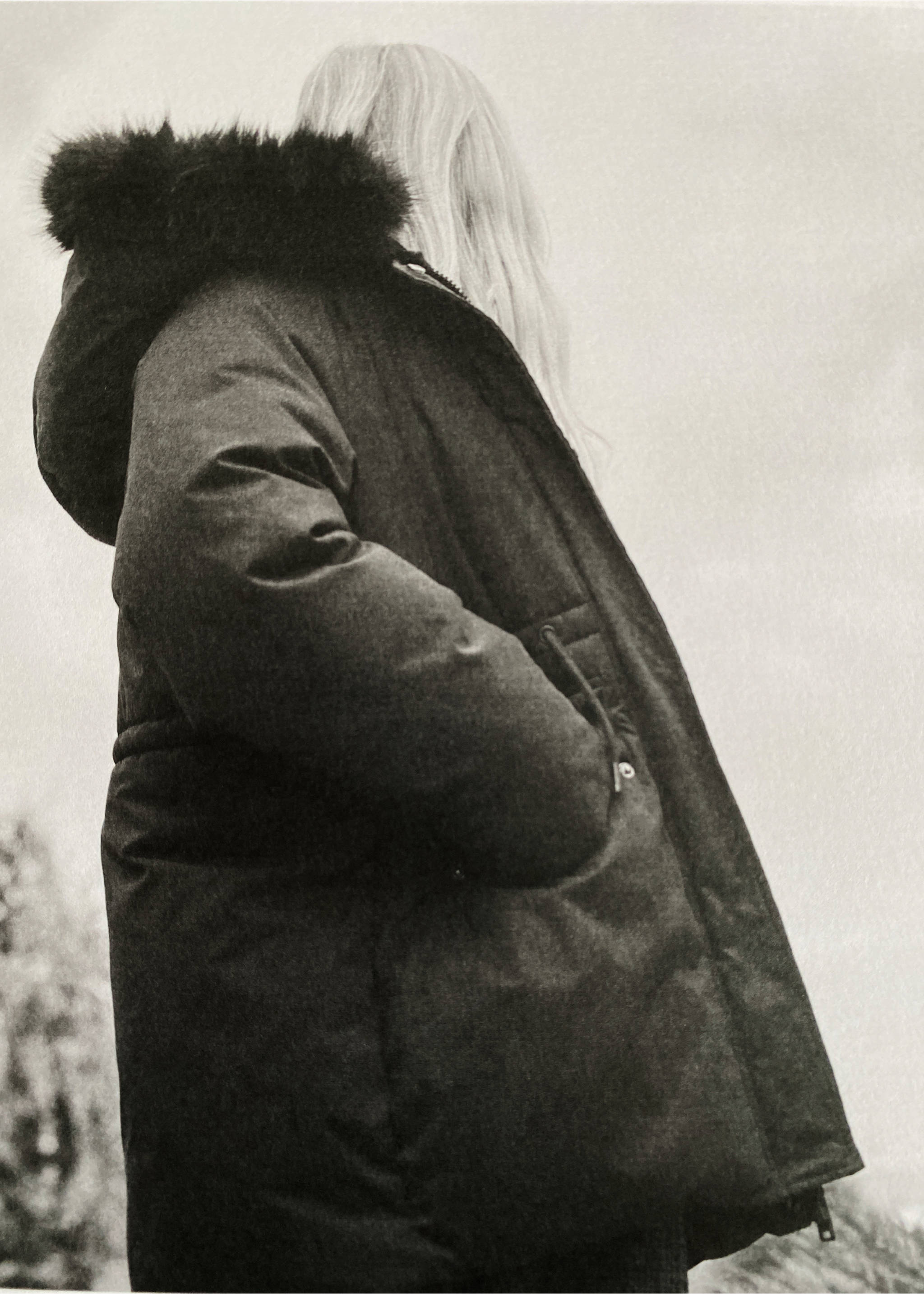 Anorak capucha pelo - Detalle del artículo 5, Negro. Ref: 17037761-00.