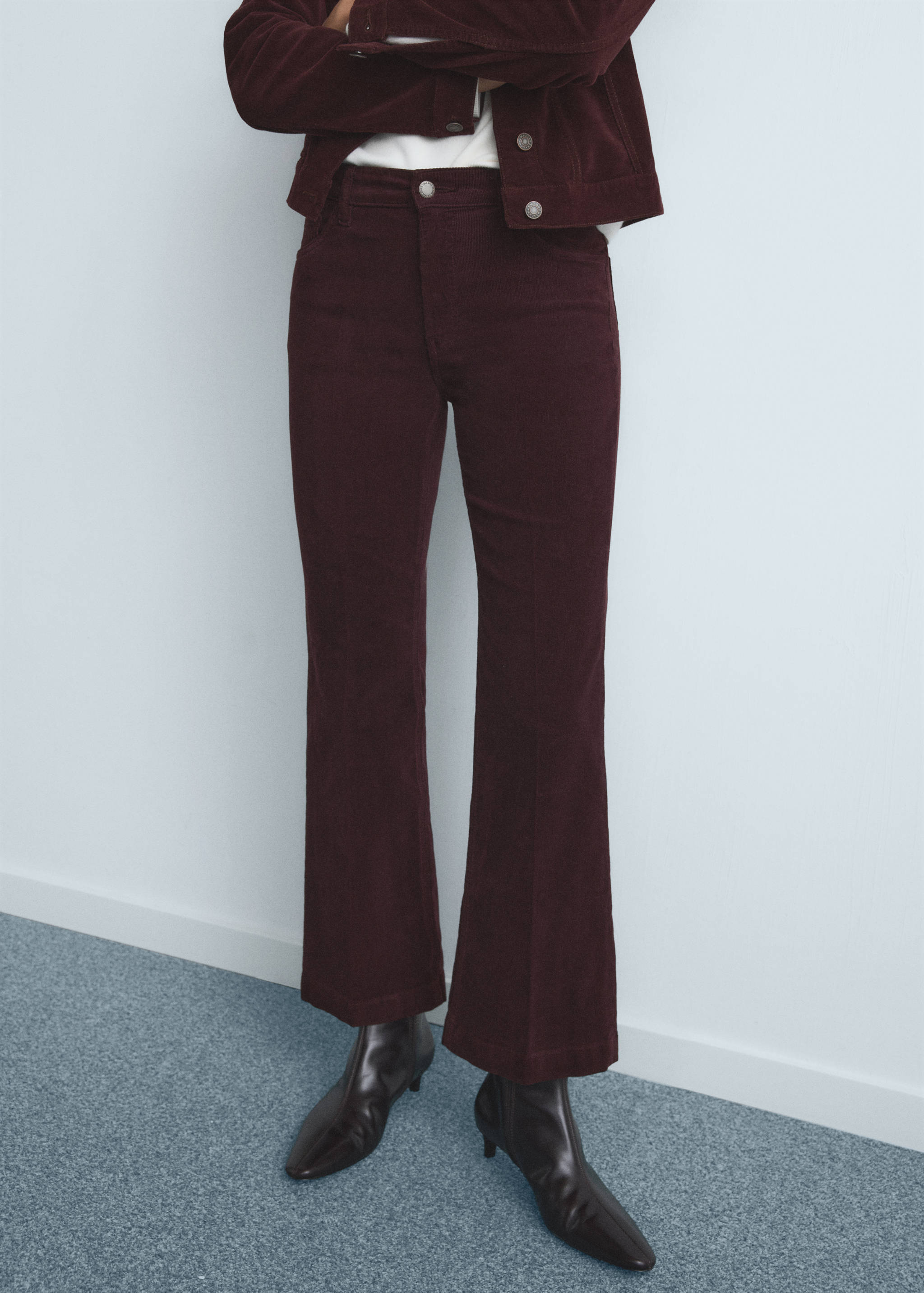 Calças de ganga flare de bombazina - Plano médio