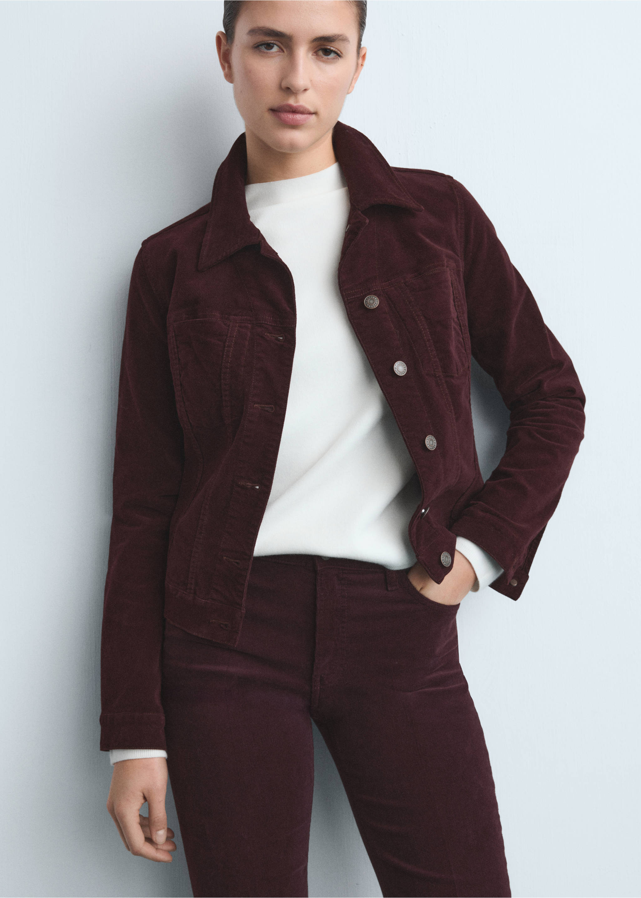 Corduroy flared jeans - Details of the article 1, Wine. Ref: 17037772-00.
