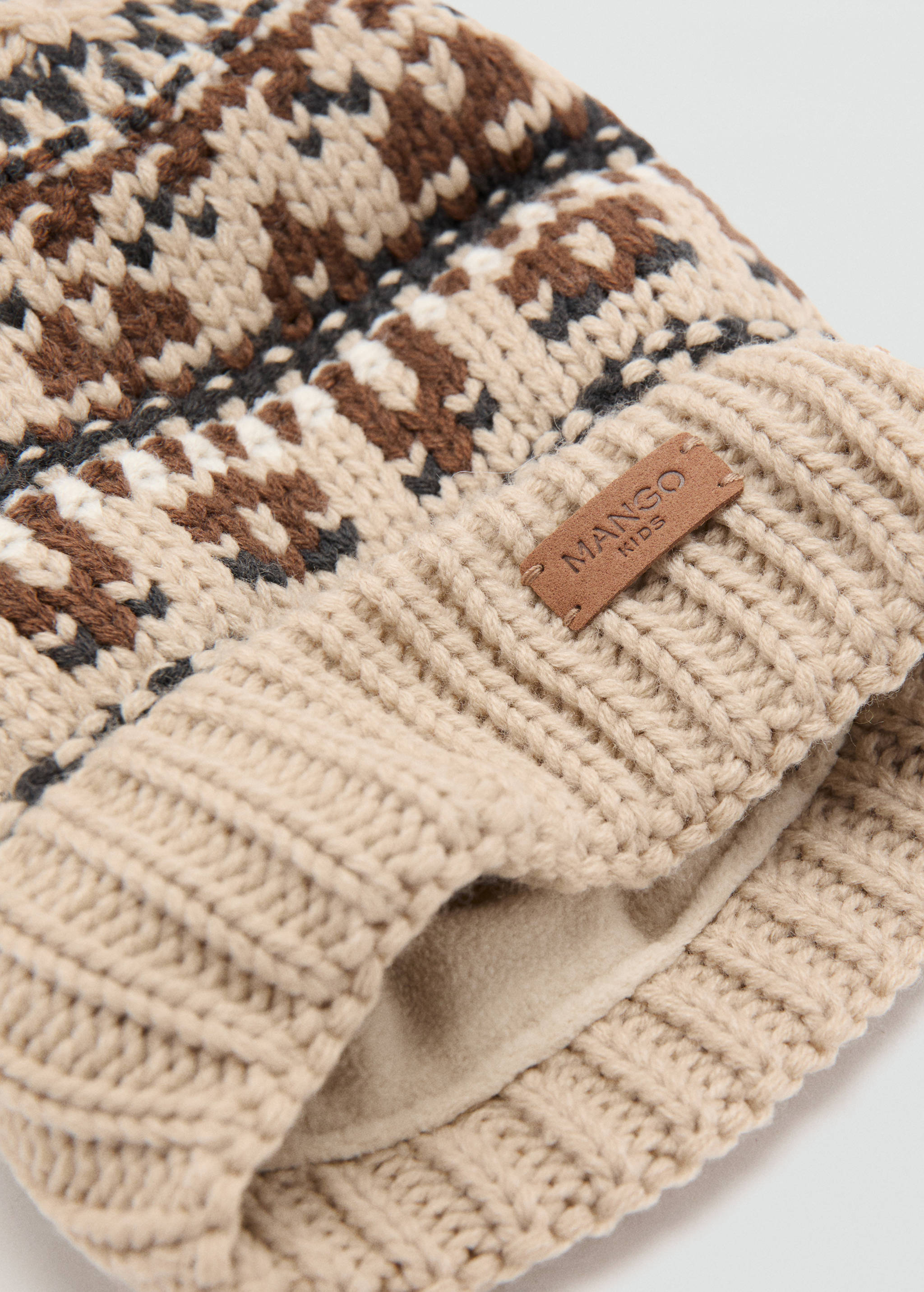 قبعة صوف بوم بوم - رؤية وسط