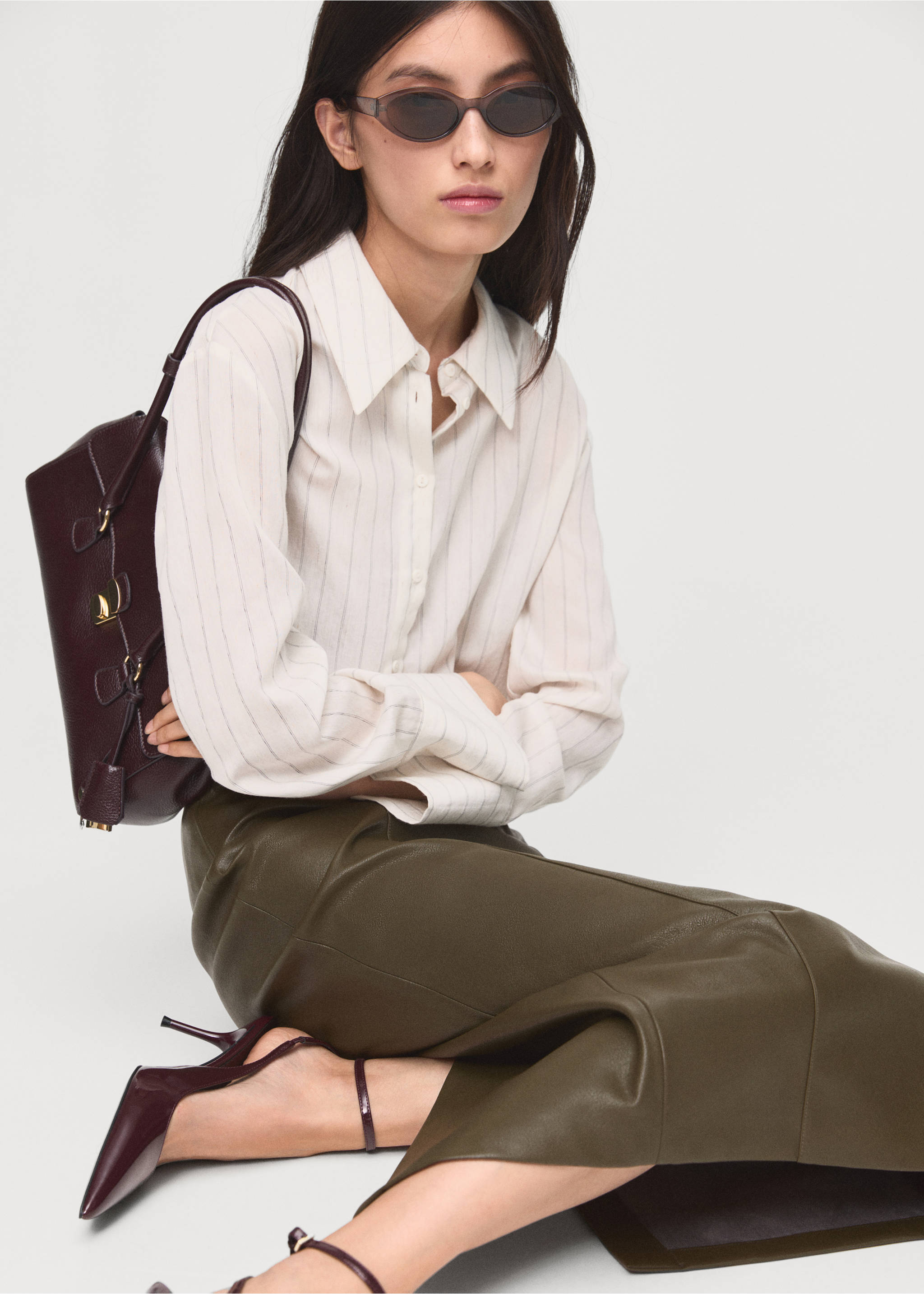 Jupe crayon simili-cuir - Détail de l'article 1, Kaki. Ref: 17037779-00.