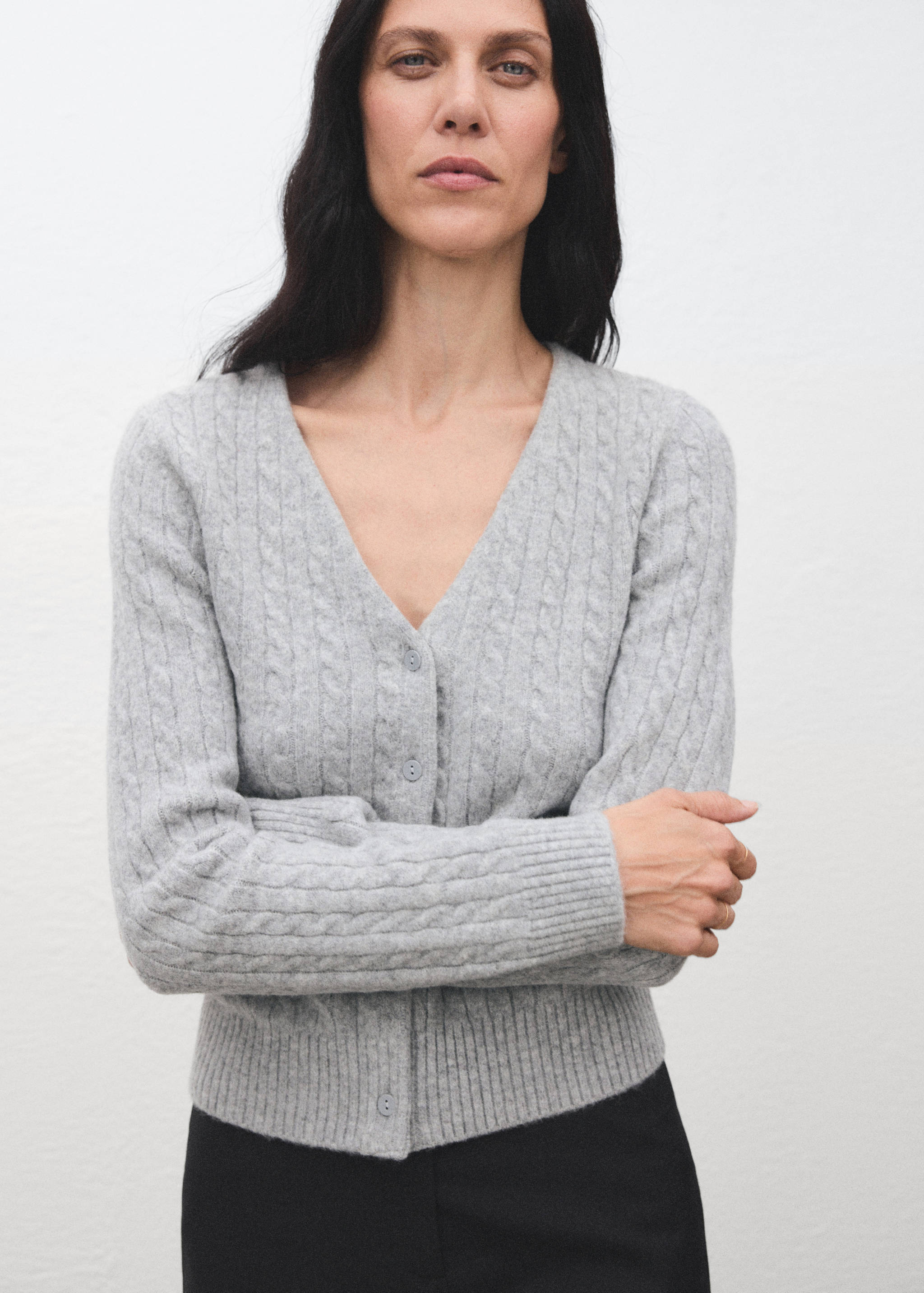 Cardigan tricotat - Plan mediu