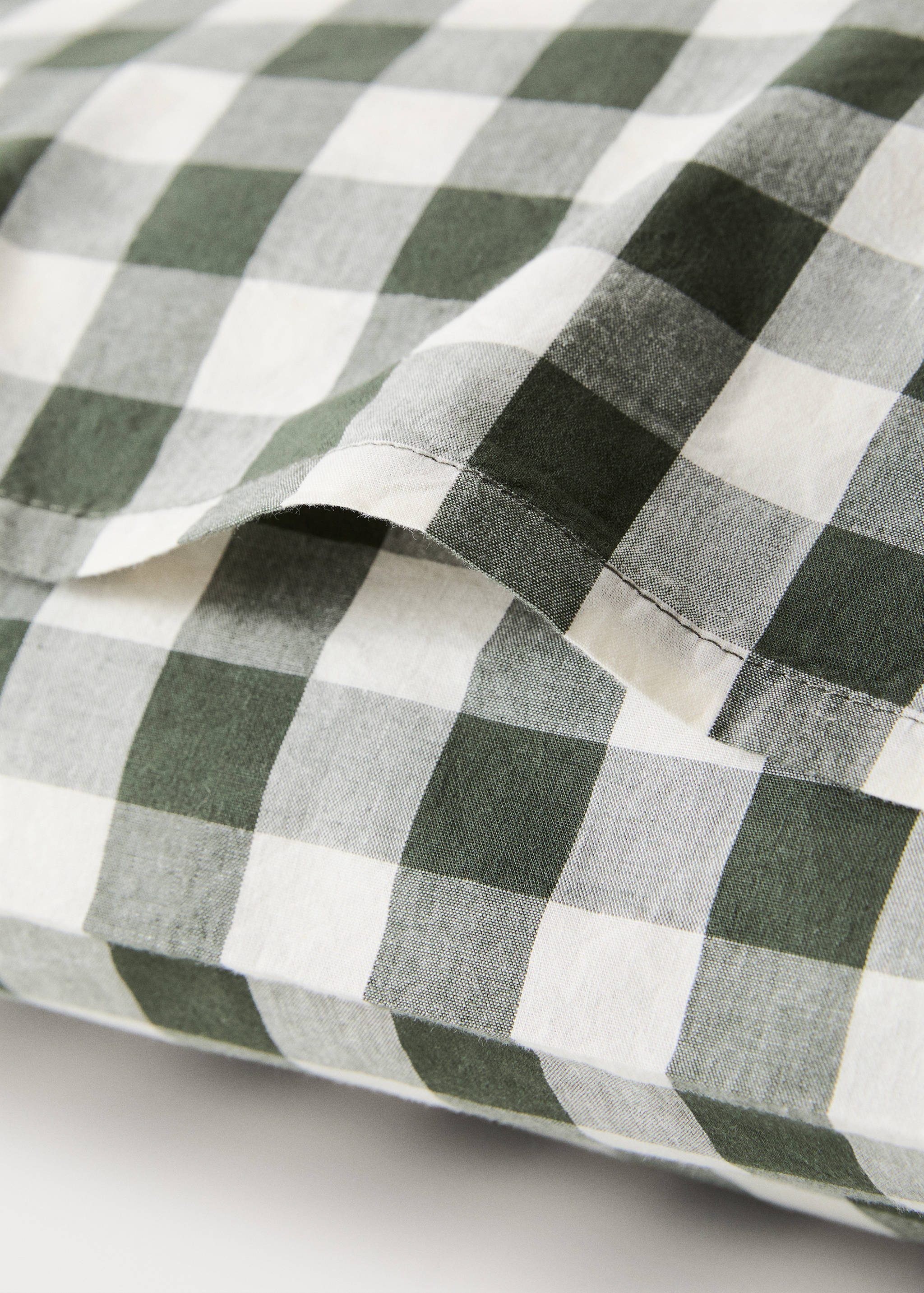 Two cotton yarn-dyed gingham check pillowcases 50x75cm - Details of the article 2