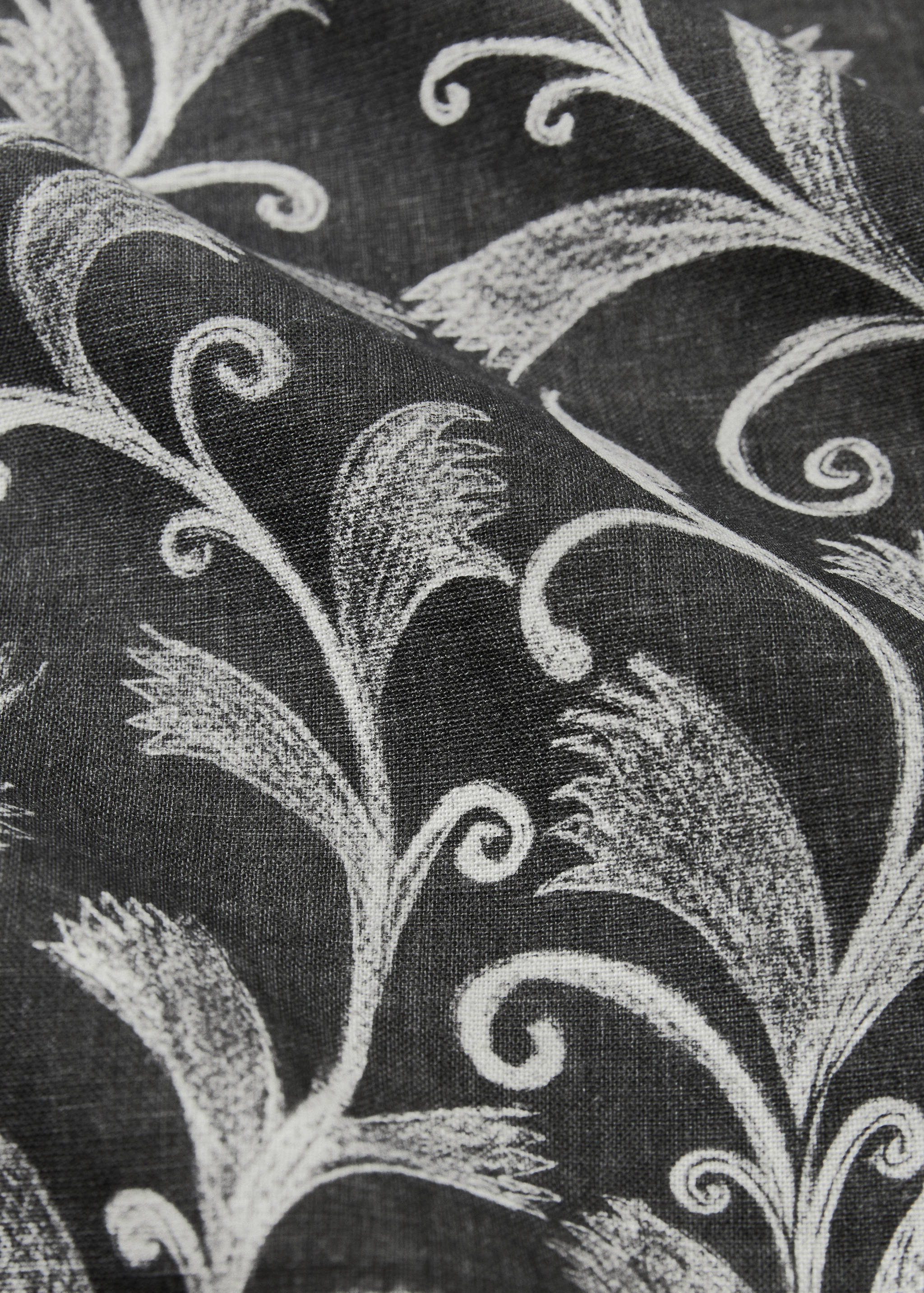 Printed linen cotton tablecloth for 8 to 10 diners - Details of the article 2