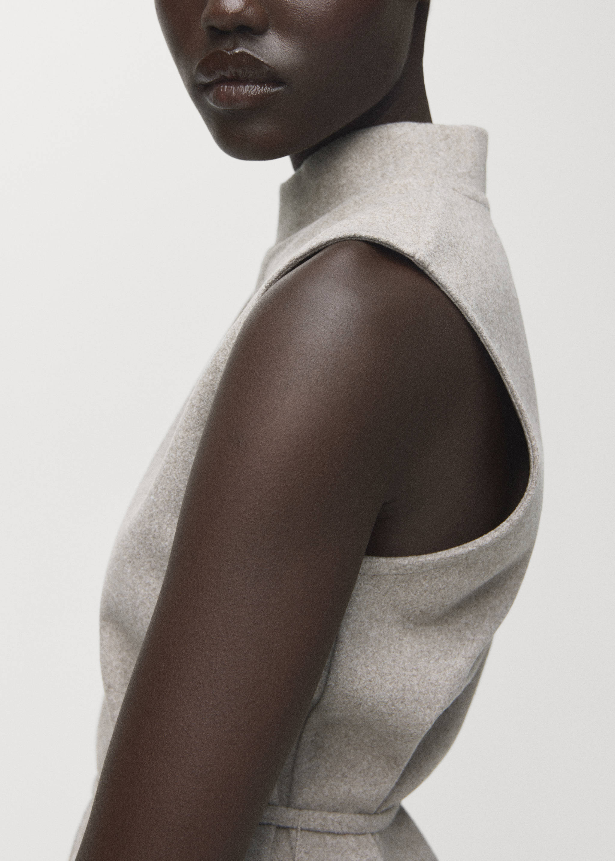 Turtleneck top with belt - Details of the article 6