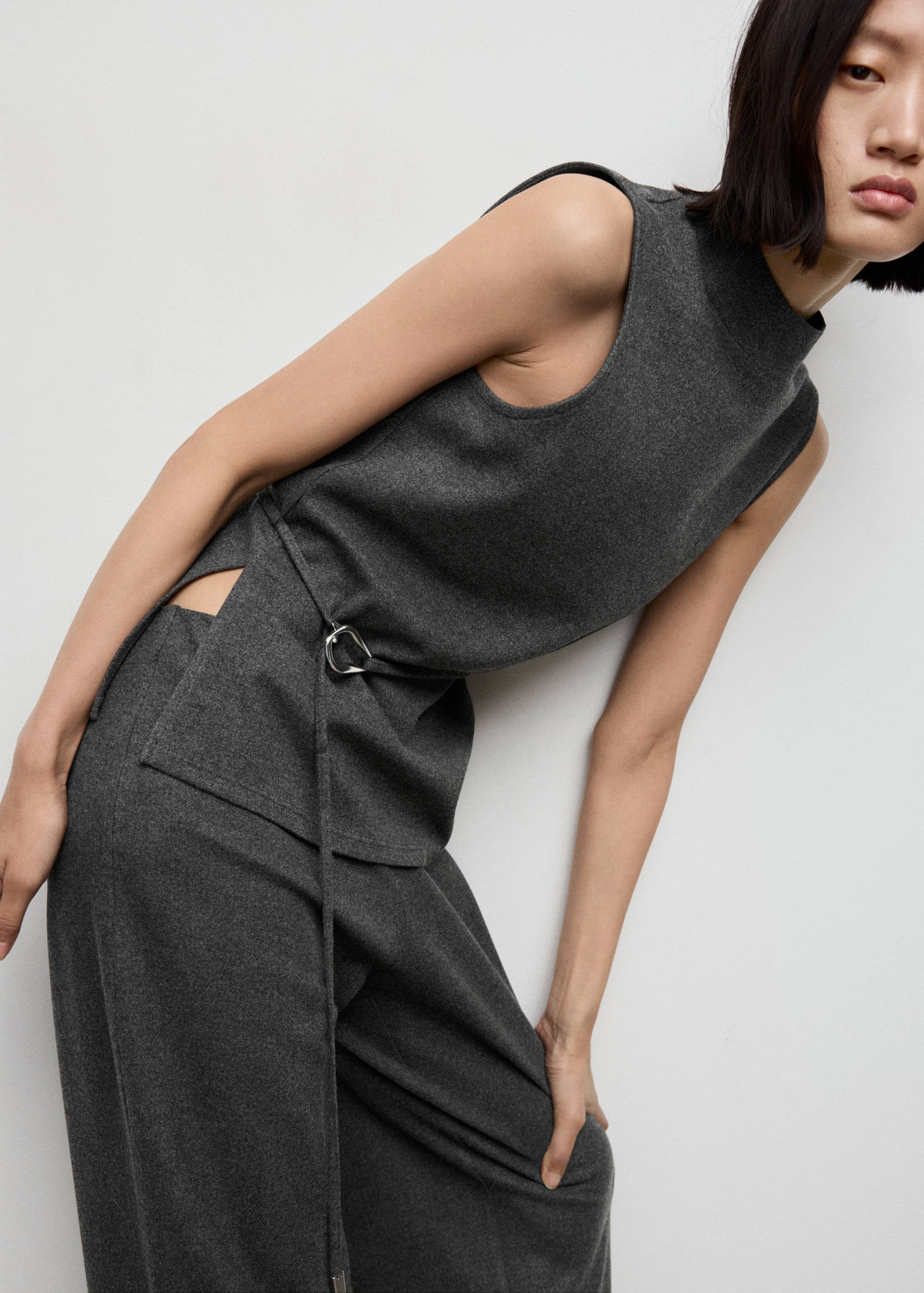 Turtleneck top with belt - Details of the article 2