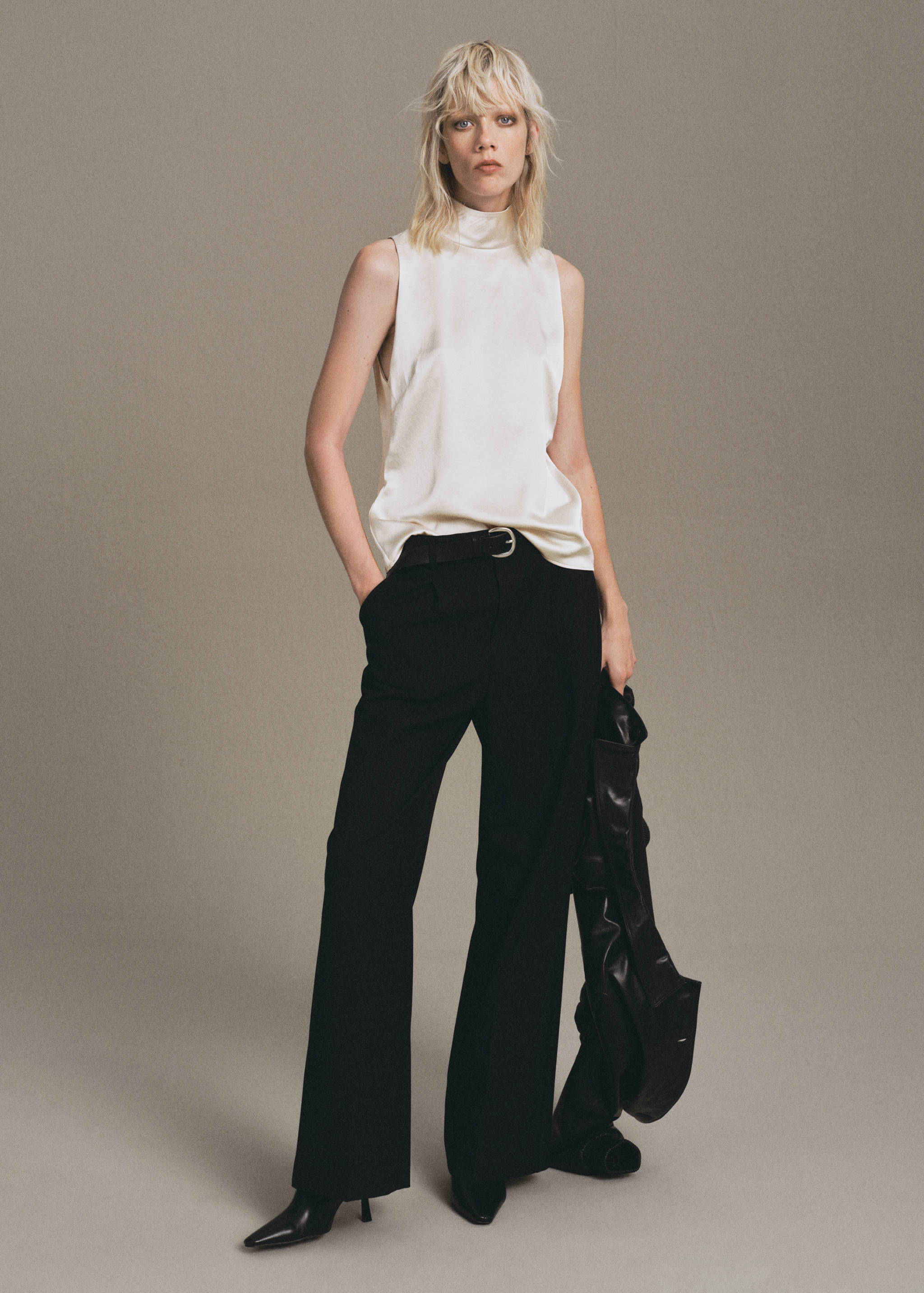 Blouse satinée col roulé - Plan général