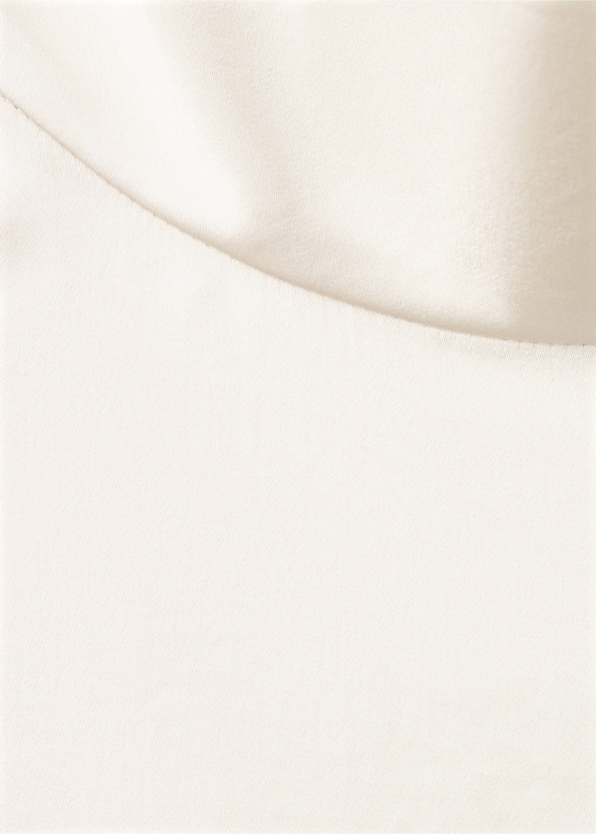 Blouse satinée col roulé - Détail de l'article 8, Écru. Ref: 17037804-00.
