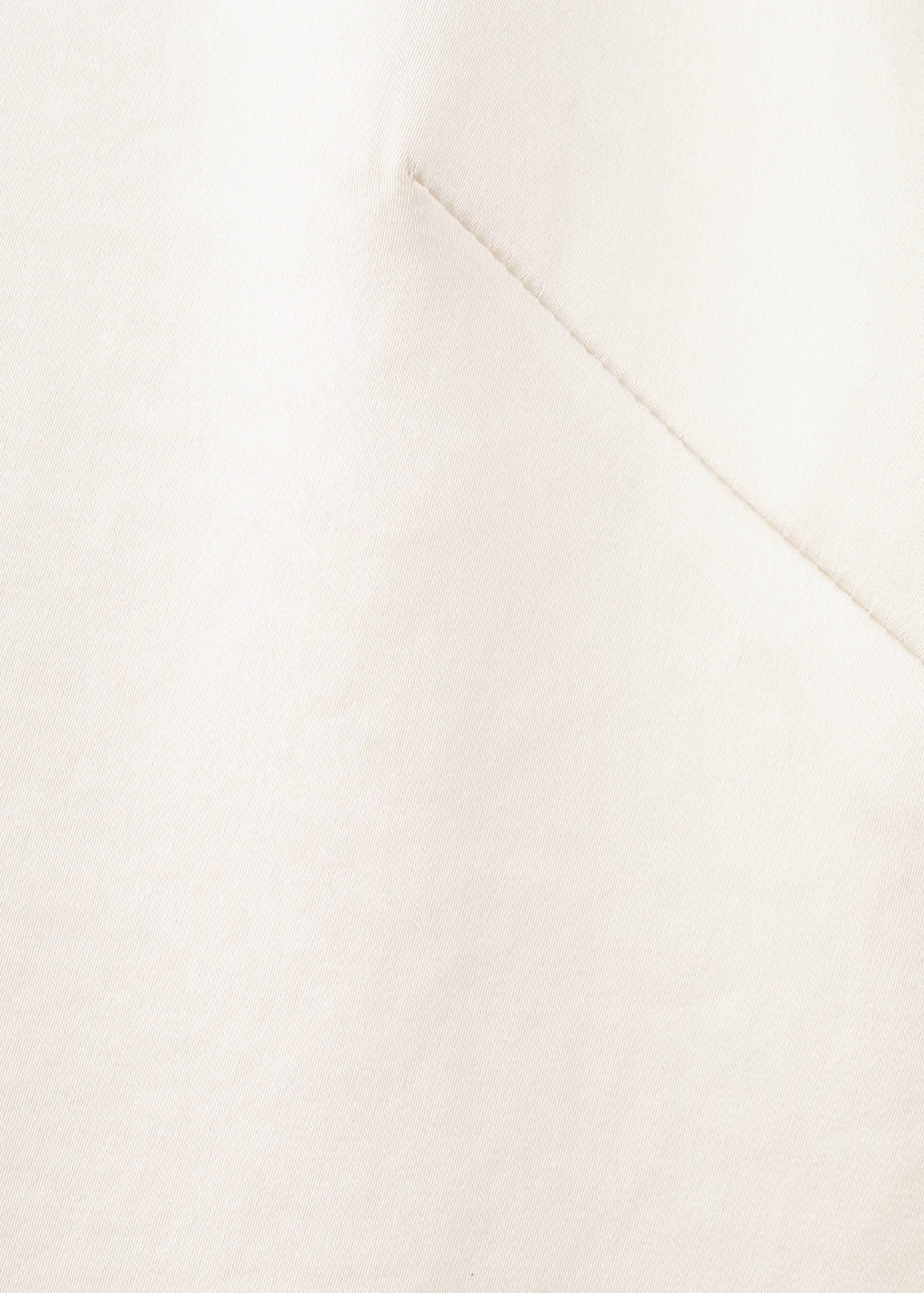 Blouse satinée col roulé - Détail de l'article 0