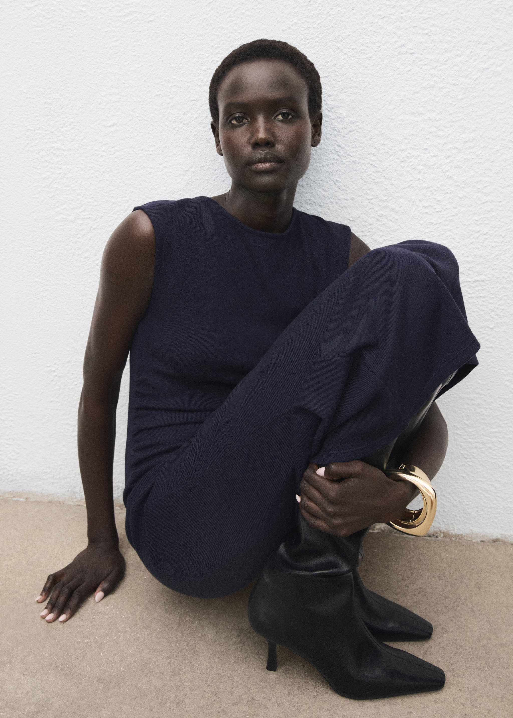 Robe en maille fine avec fronce latérale - Détail de l'article 2