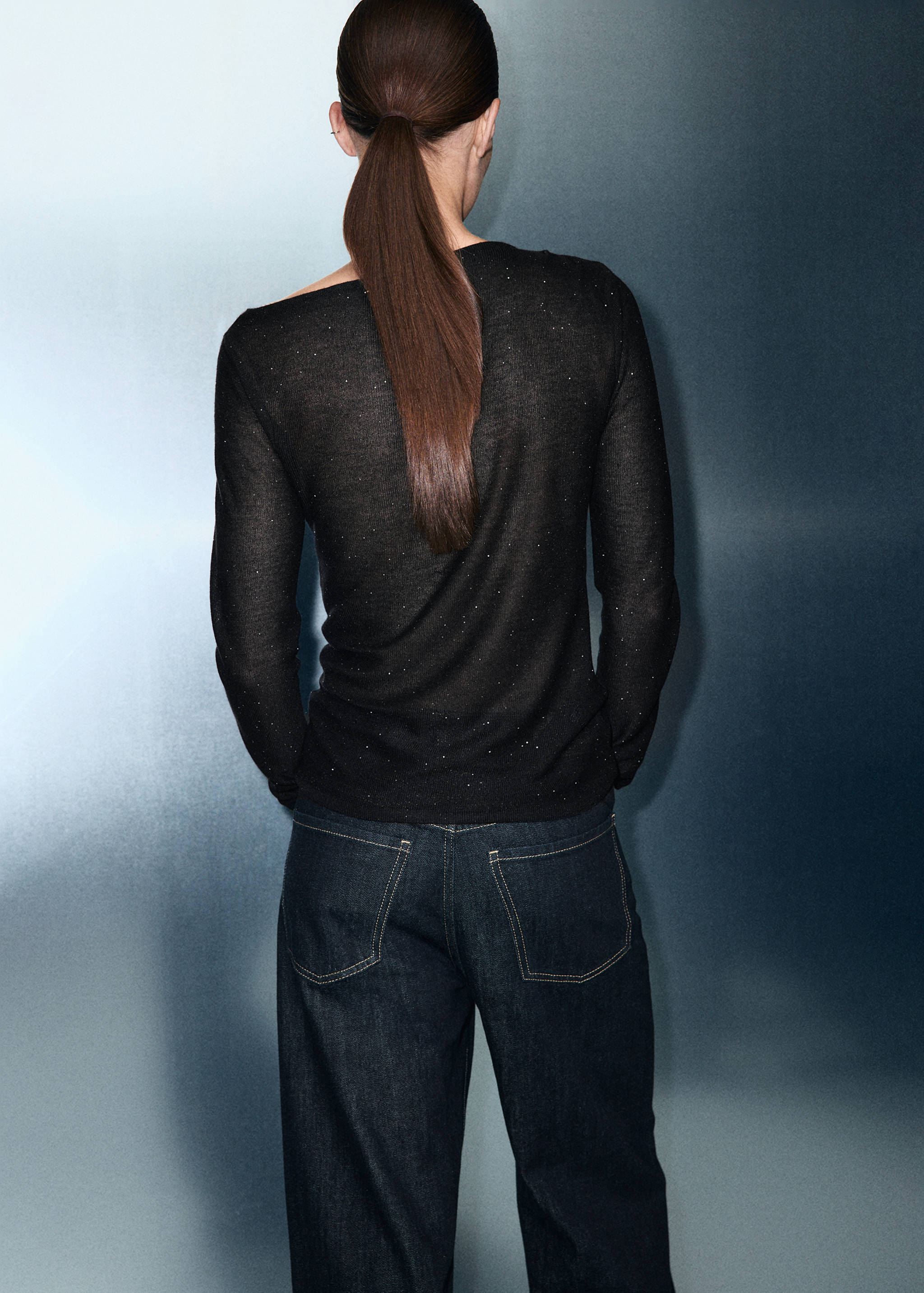 Parlak kayık yaka bluz - Ürünün arkası