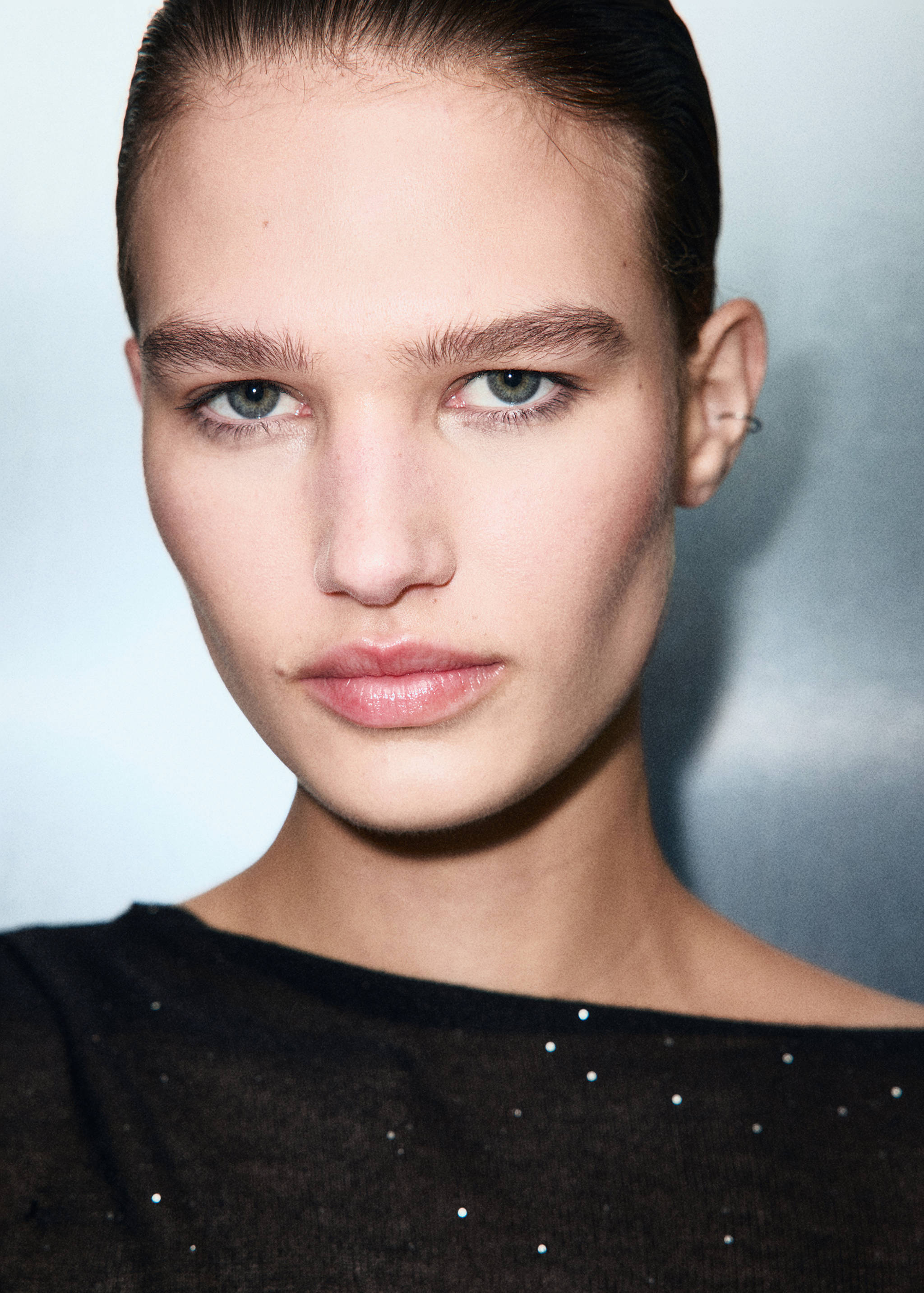 Parlak kayık yaka bluz - Ürün detayı 1