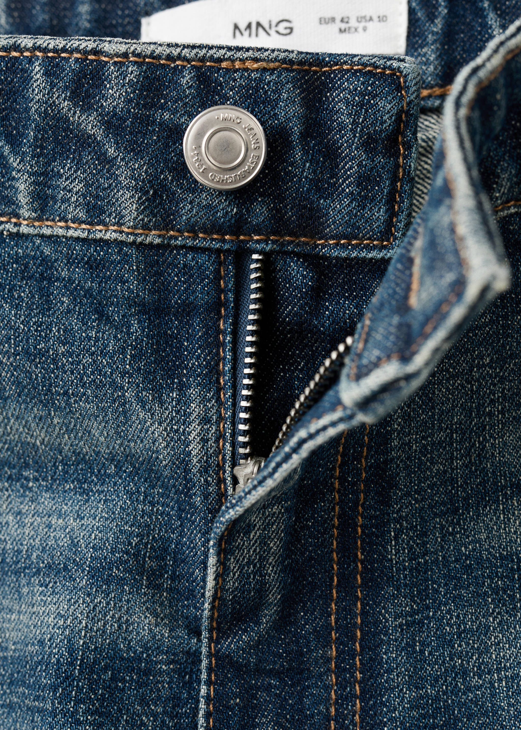Mid-rise flared jeans - Details of the article 8