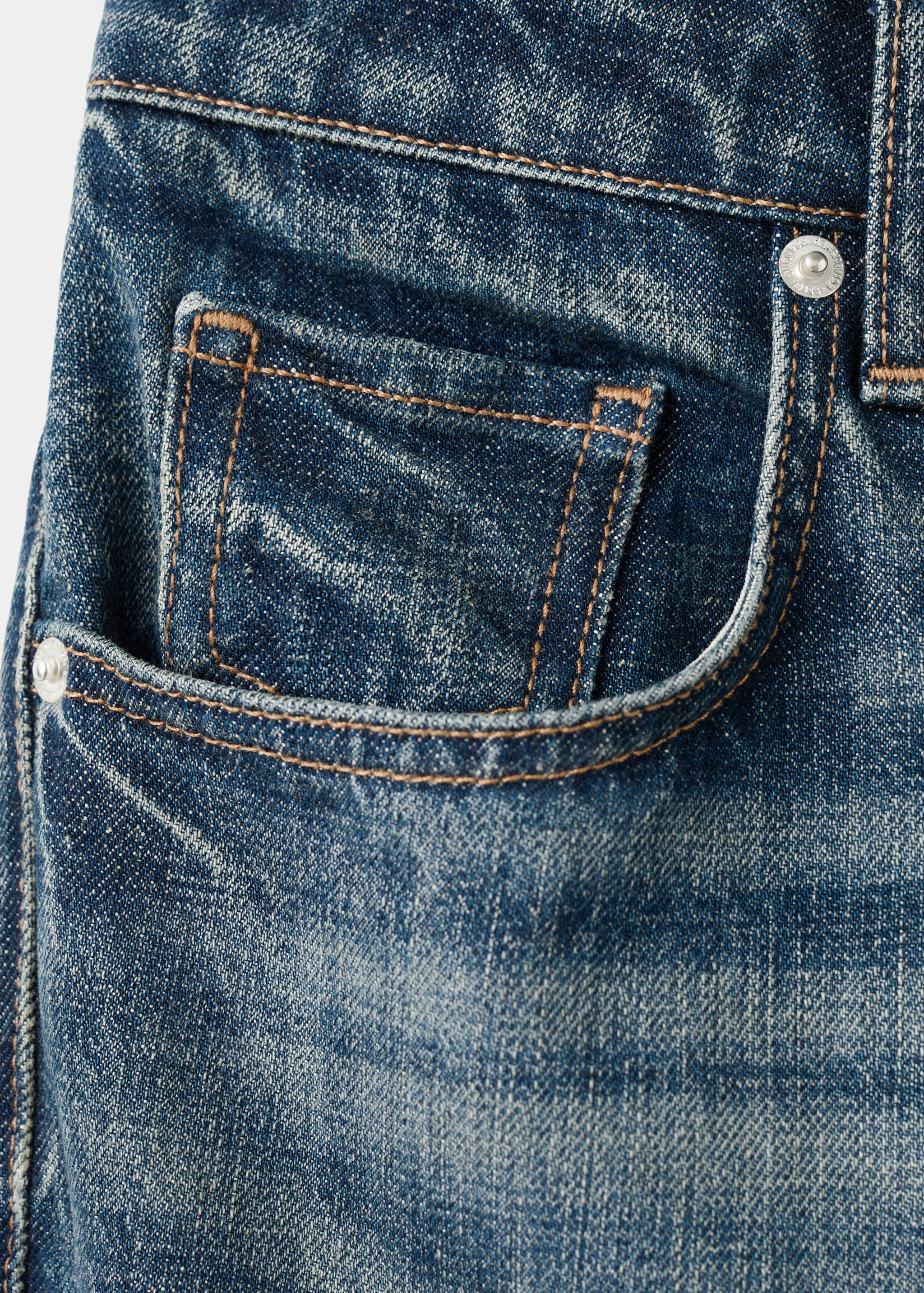 Mid-rise flared jeans - Details of the article 0