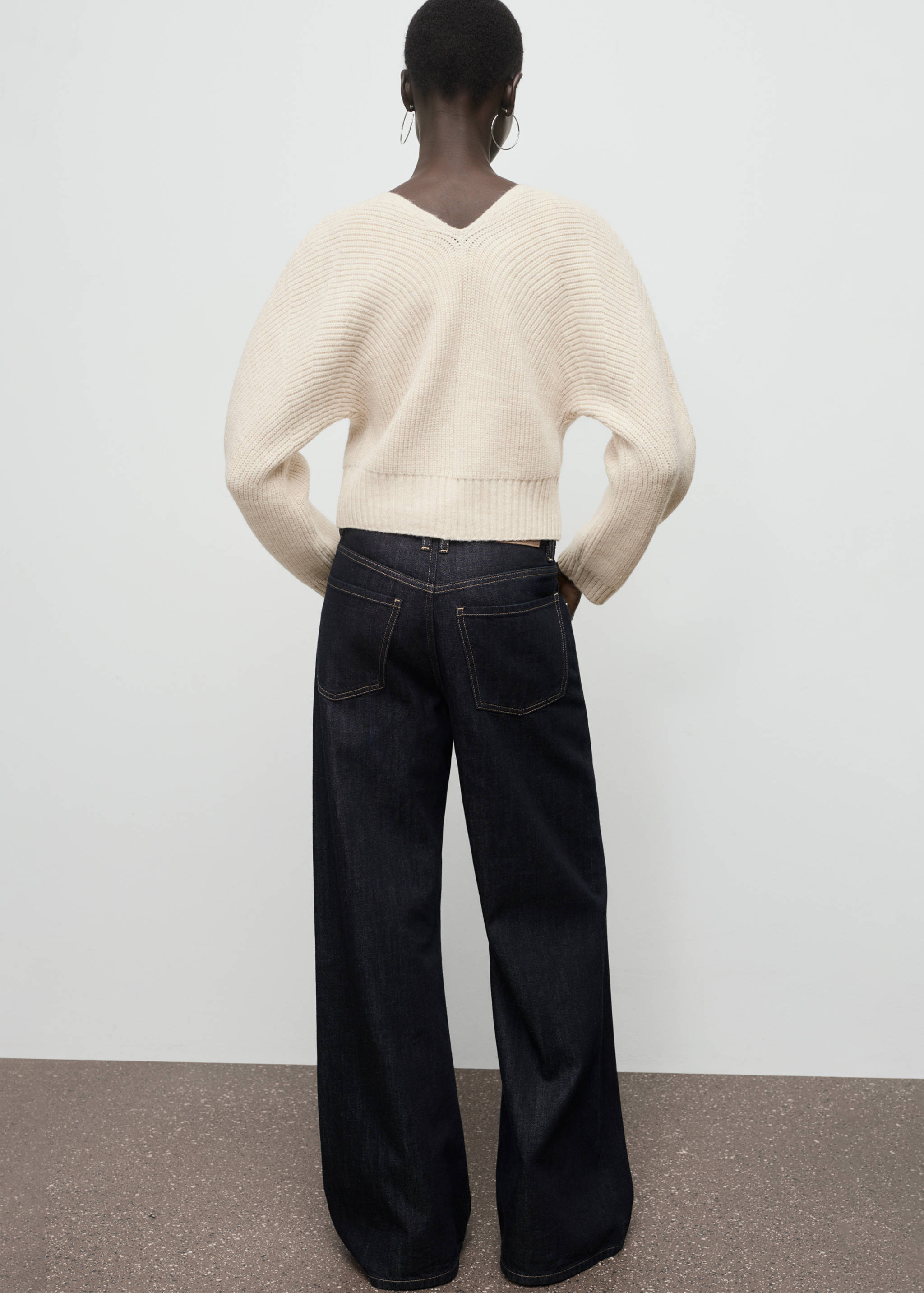 Cardigan col en V à nœuds - Verso de l’article