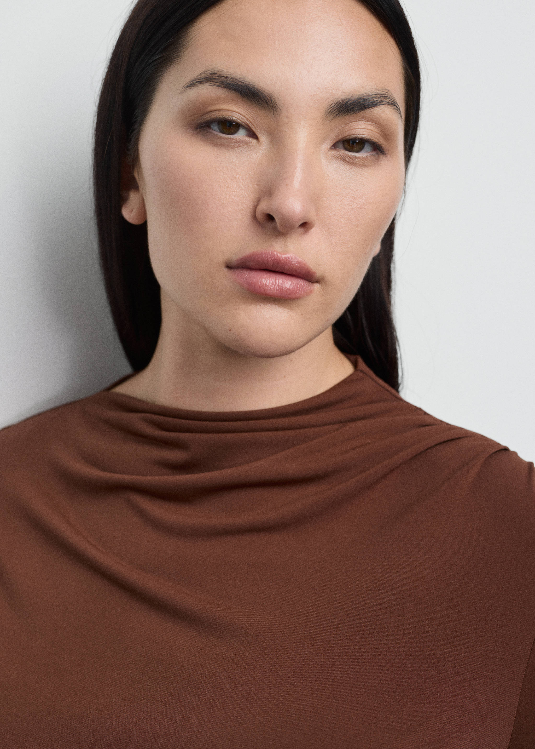 Draped fitted t-shirt - Details of the article 4