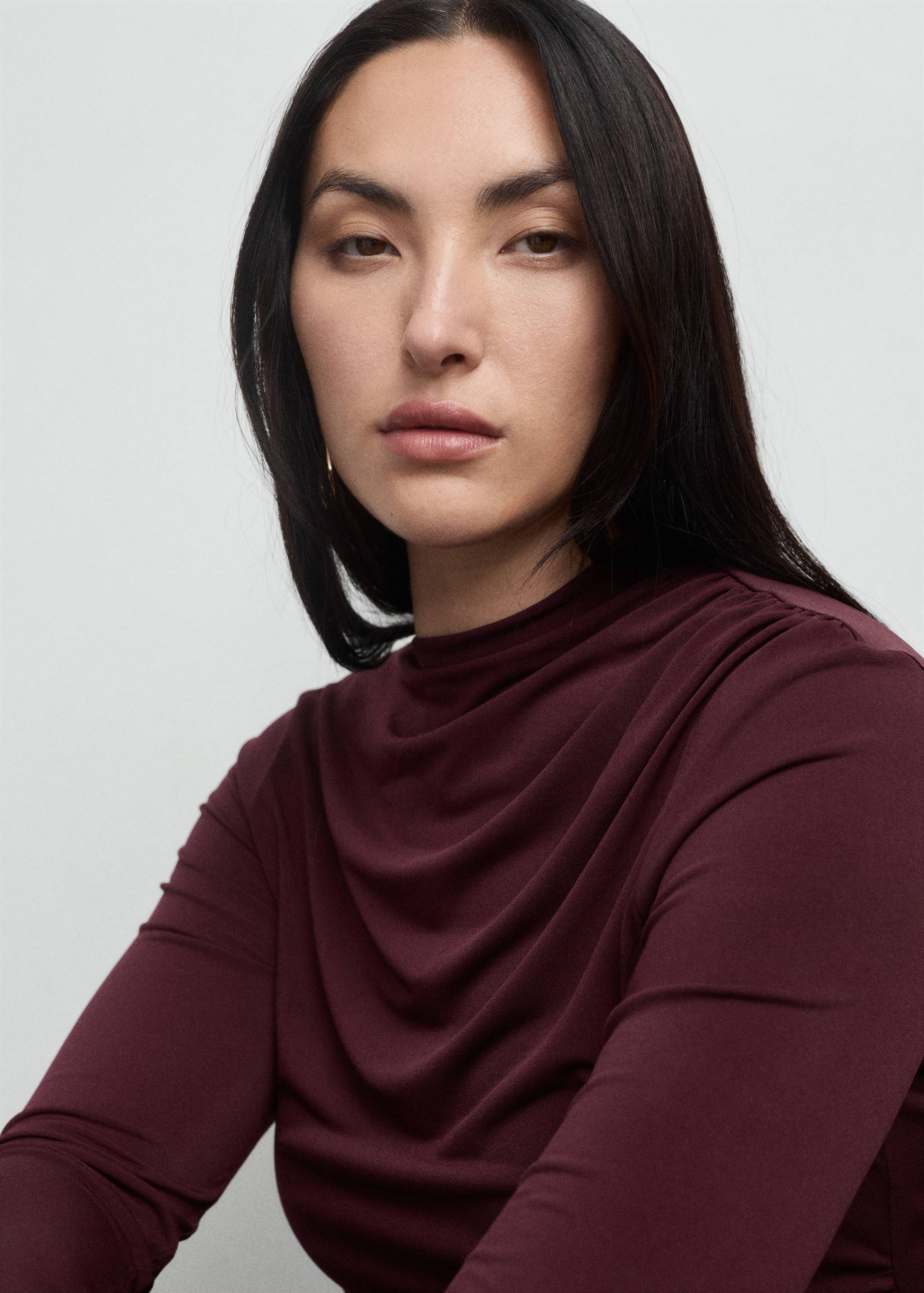 Draped fitted t-shirt - Details of the article 4