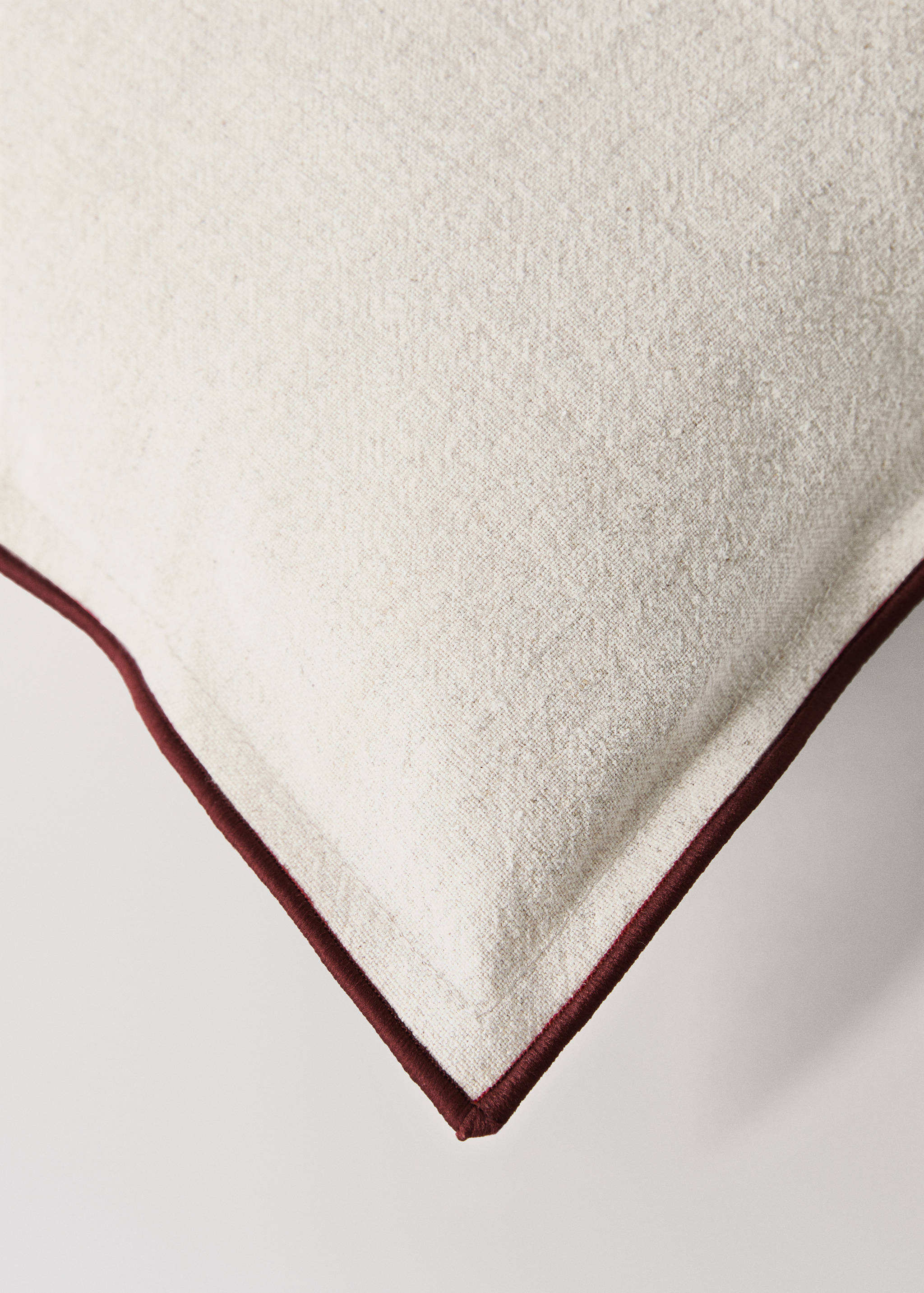 Children's cushion cover with overlock detail 30x40 cm - Details of the article 2