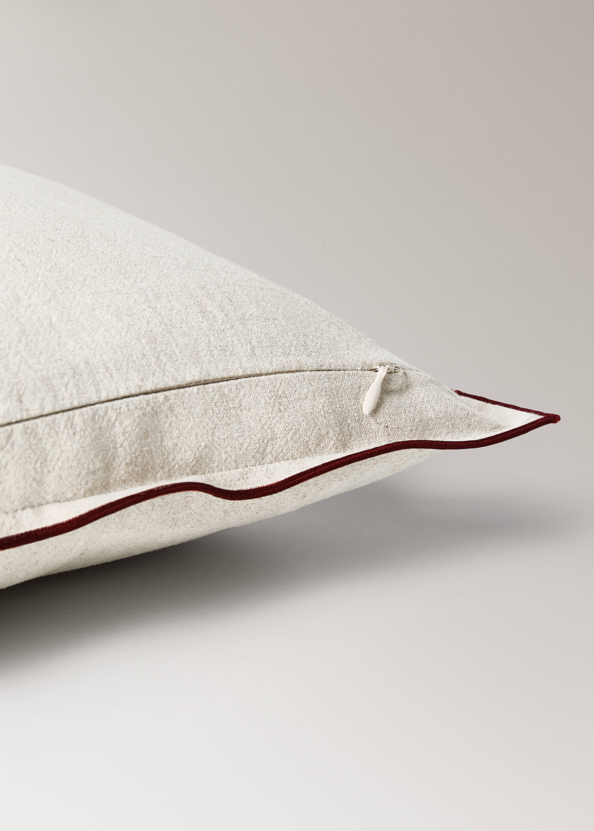 Children's cushion cover with overlock 40x40cm - Details of the article 4