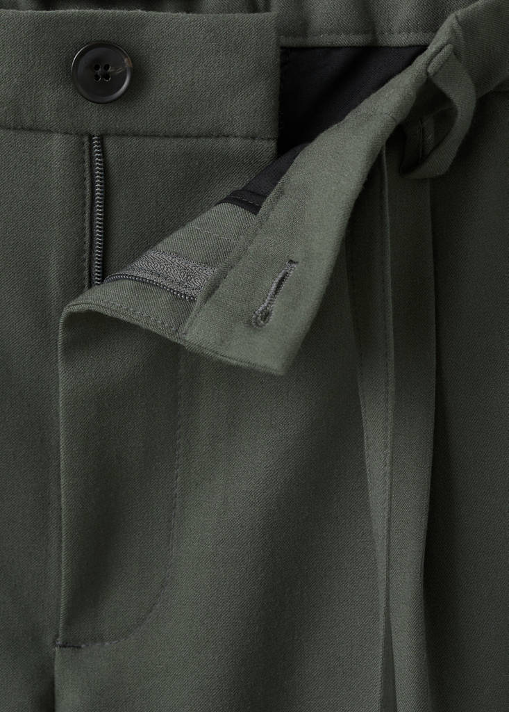 Regular fit cord pleated trousers — Dark Green