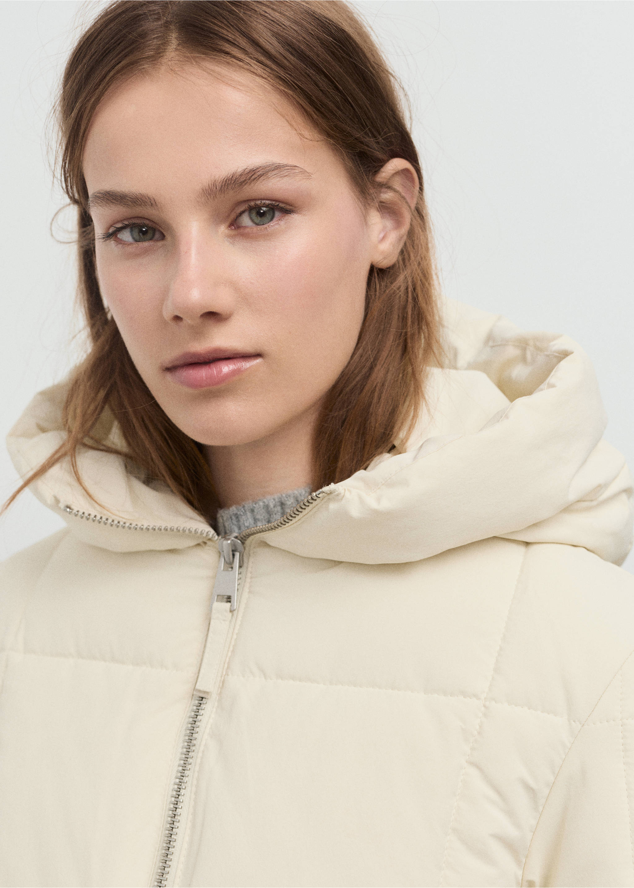 Hood puffer coat - Details of the article 1, Vanilla. Ref: 17038267-00.