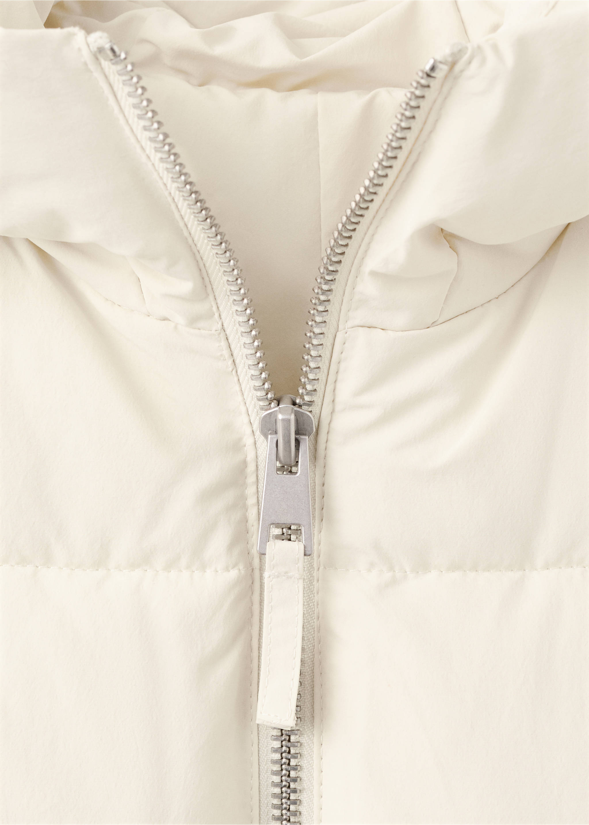 Hood puffer coat - Details of the article 8, Vanilla. Ref: 17038267-00.