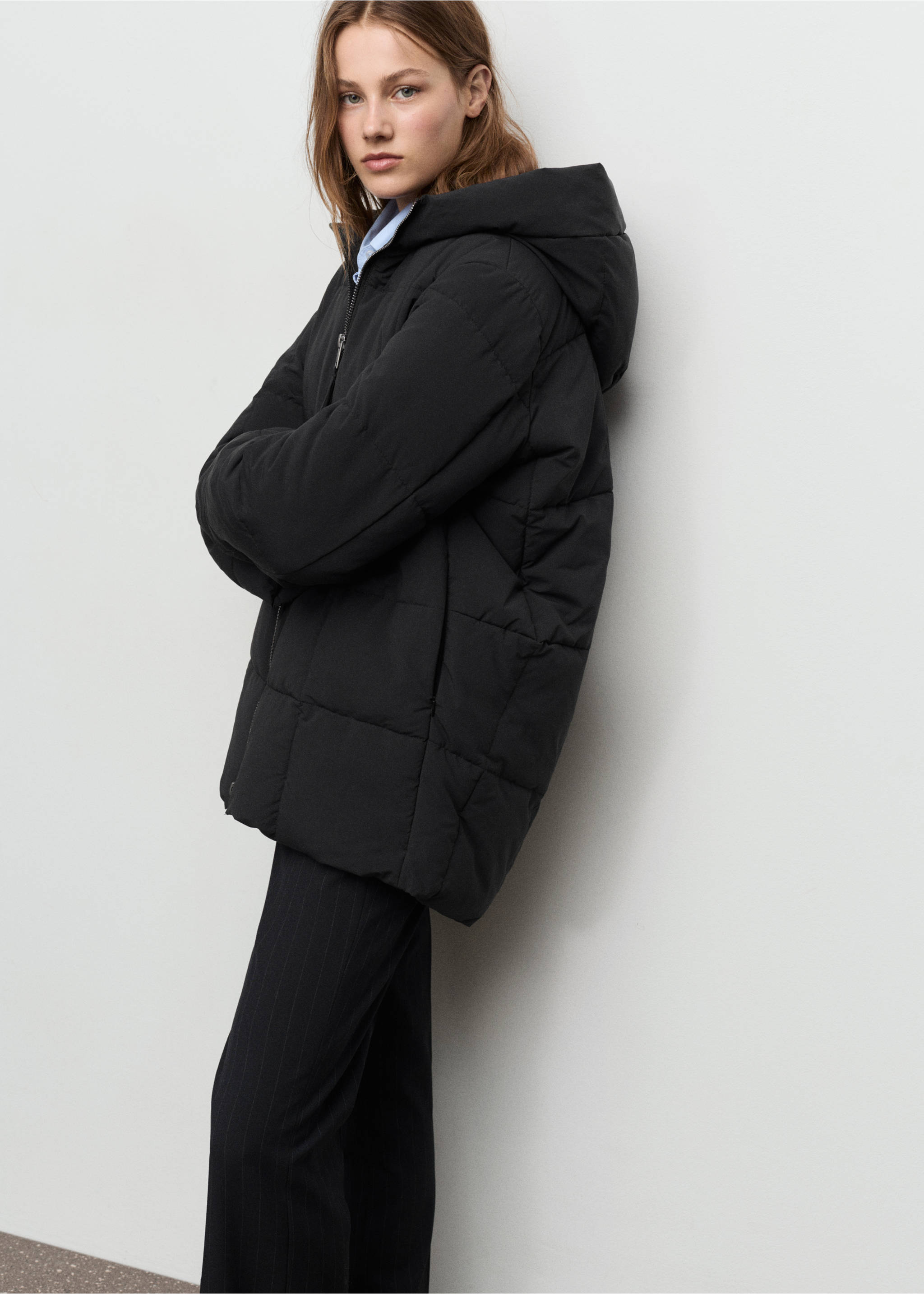 Hood puffer coat - Details of the article 2, Black. Ref: 17038267-01.