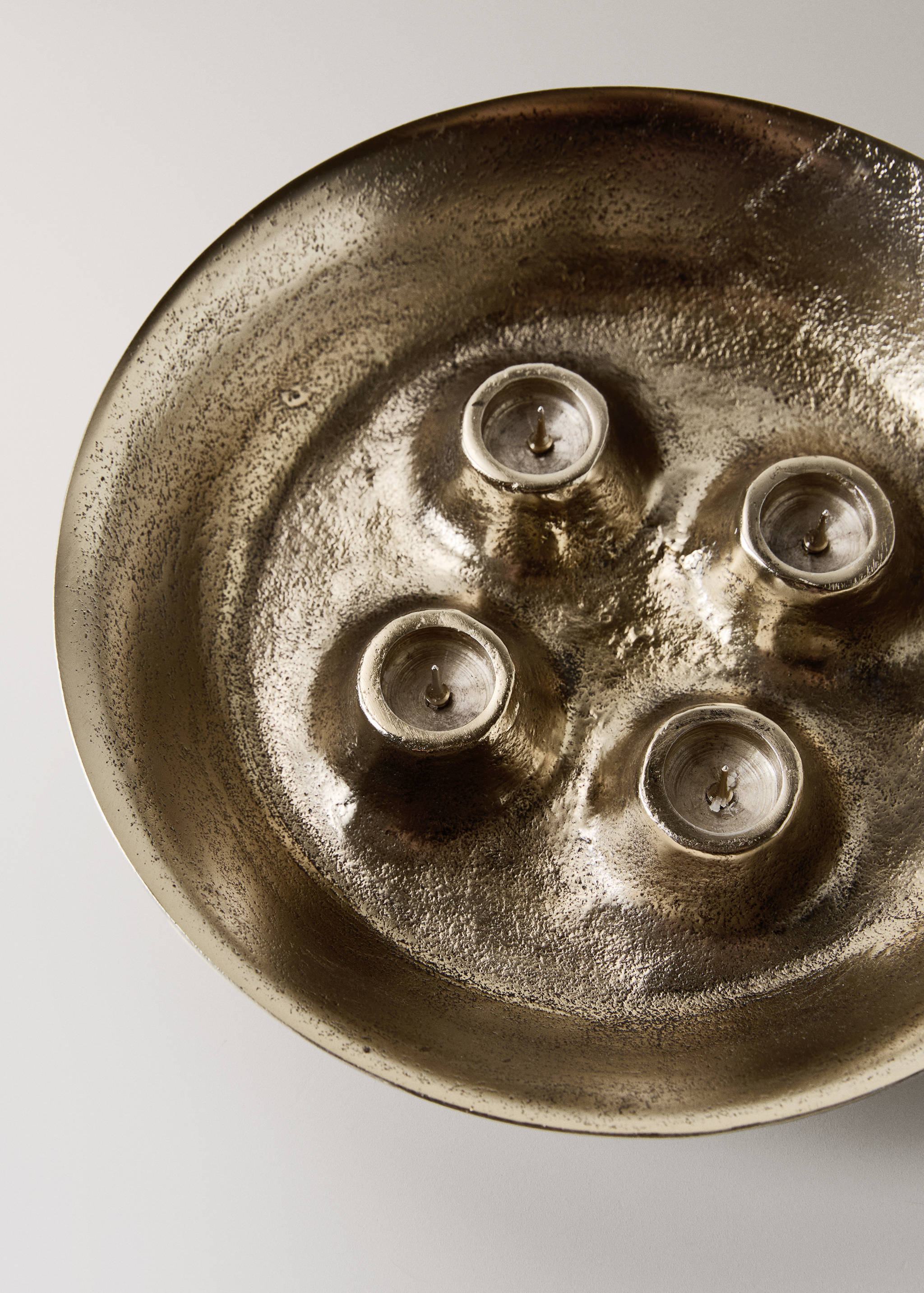 Kerzenständer für vier Kerzen aus Metall - Detail des Artikels 1